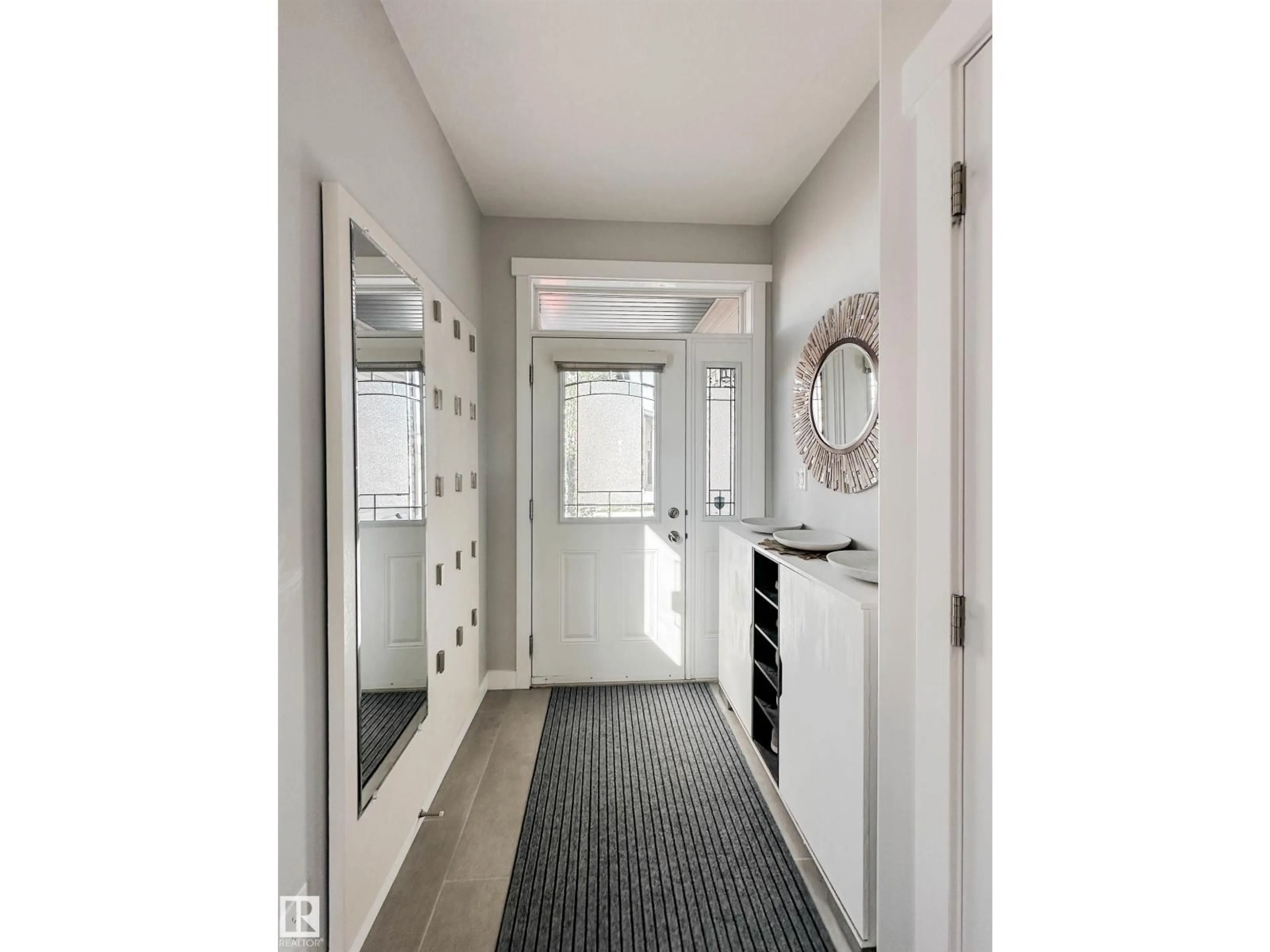 Indoor entryway for #6 - 16537 130A ST, Edmonton Alberta T6V0M6