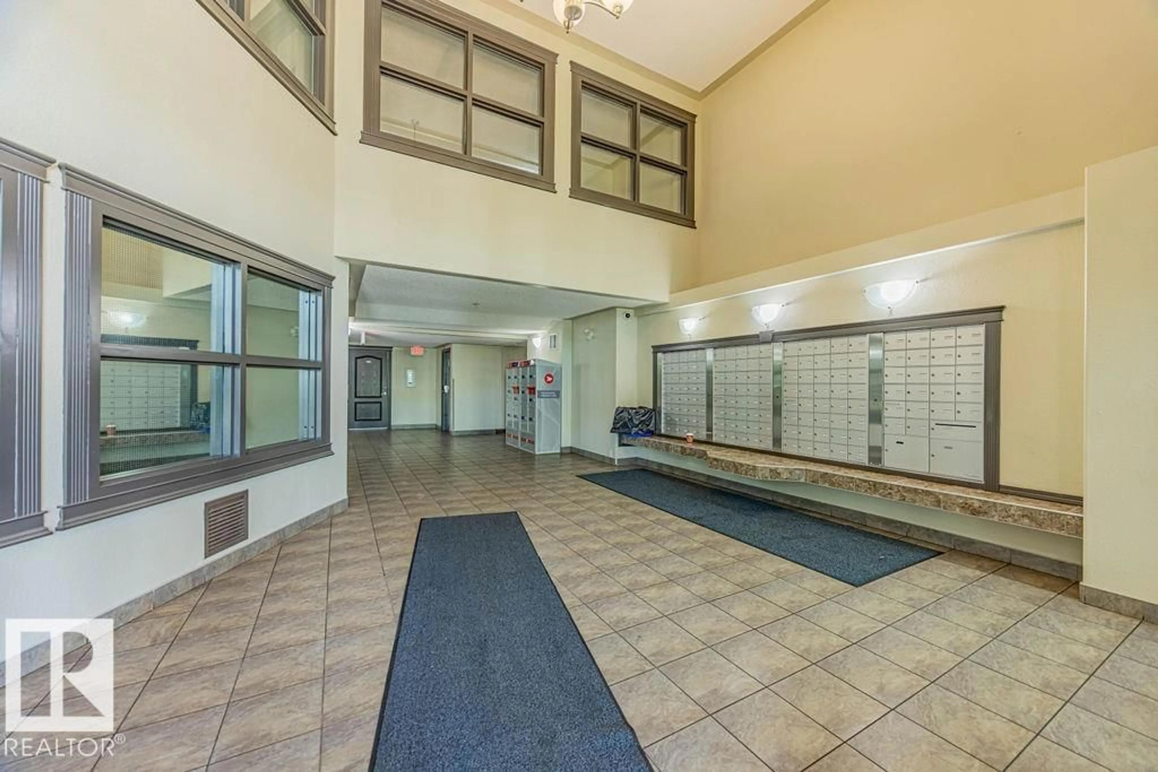 Indoor foyer for 1401 - 9363 SIMPSON DR, Edmonton Alberta T6R0N2