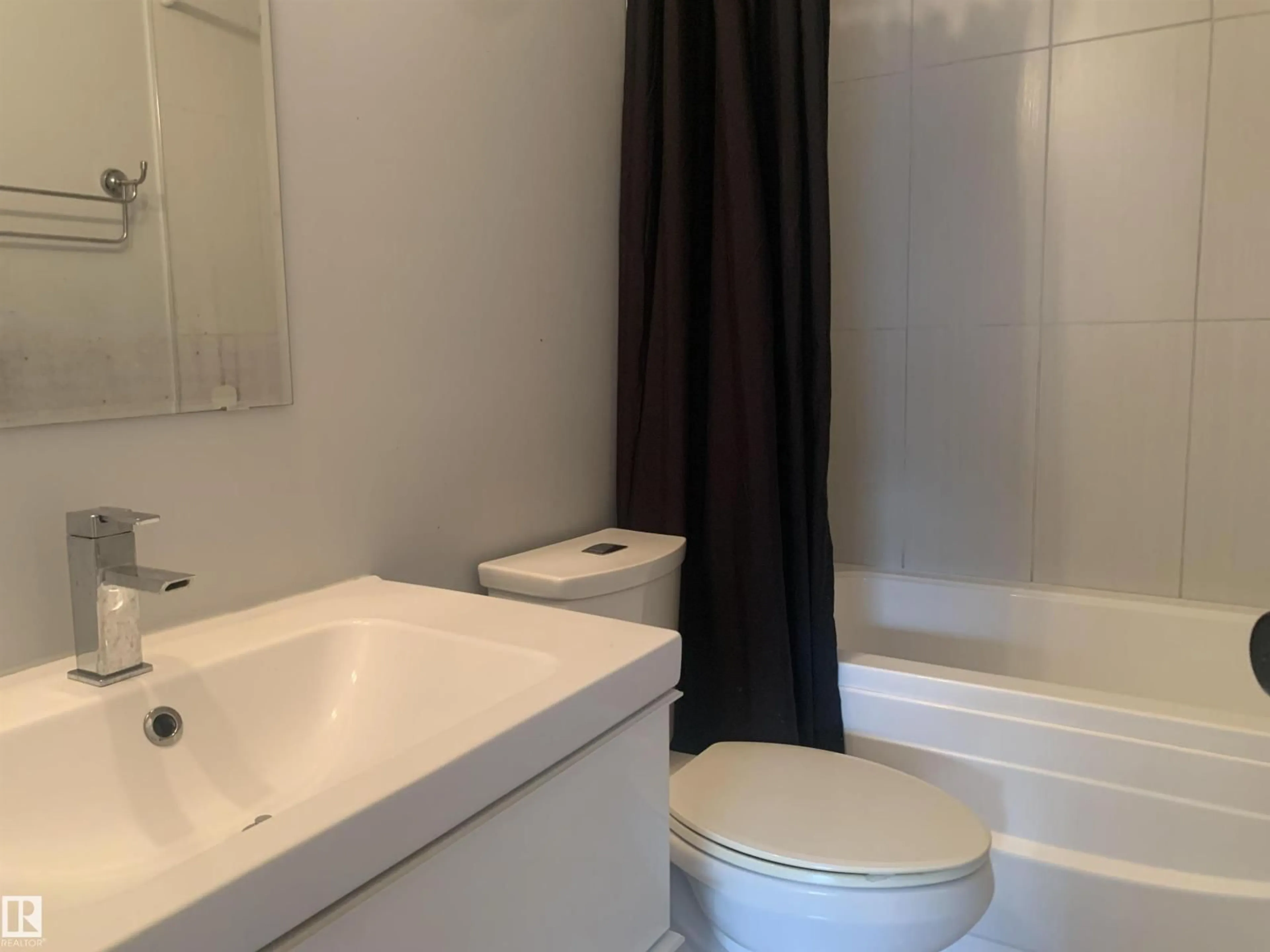 Standard bathroom, unknown for 703 SUNCREST, Sherwood Park Alberta T8H0G6