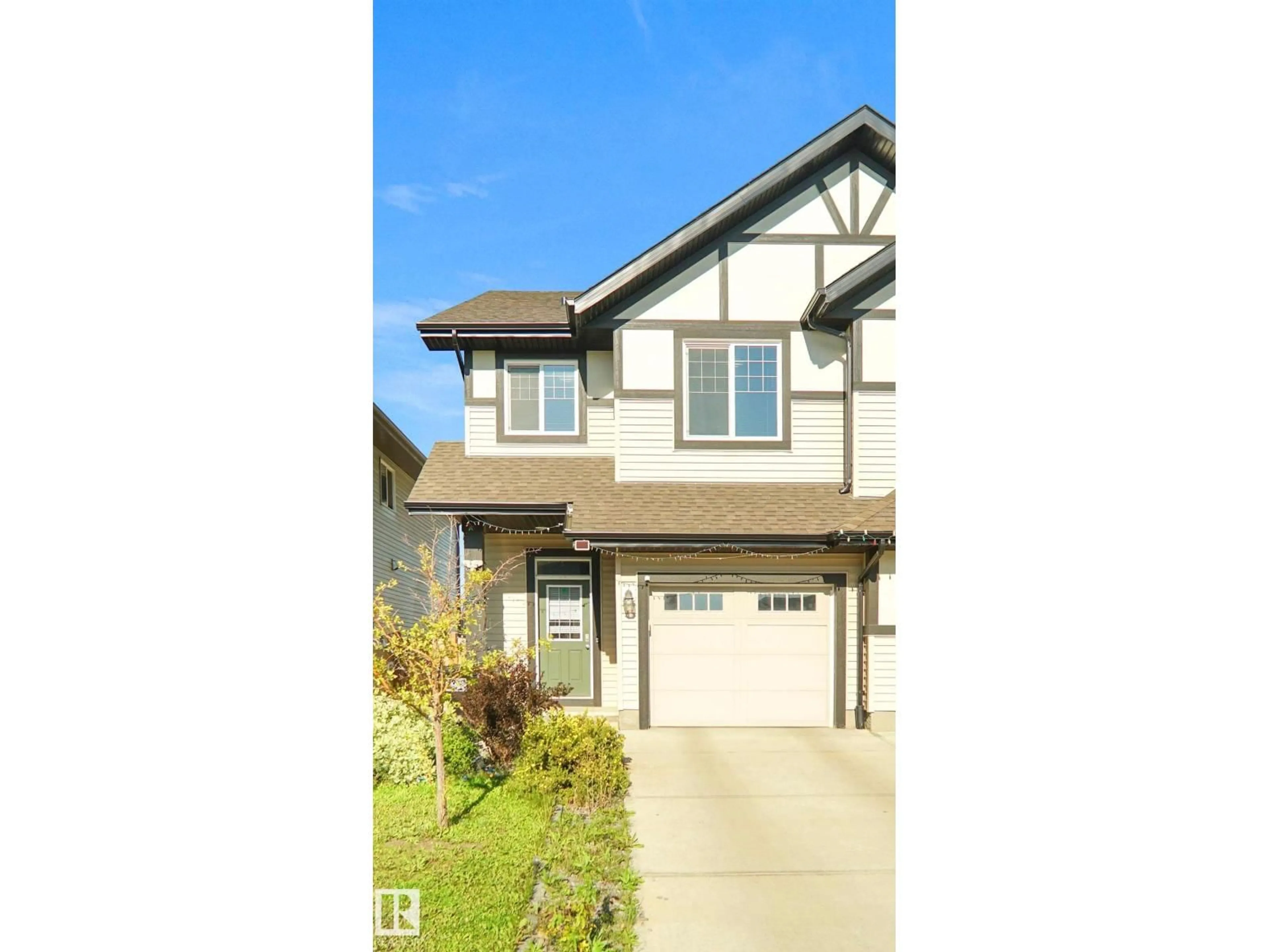 Home with vinyl exterior material, street for 671 EAGLEON CRESCENT, Edmonton Alberta T6M0V7