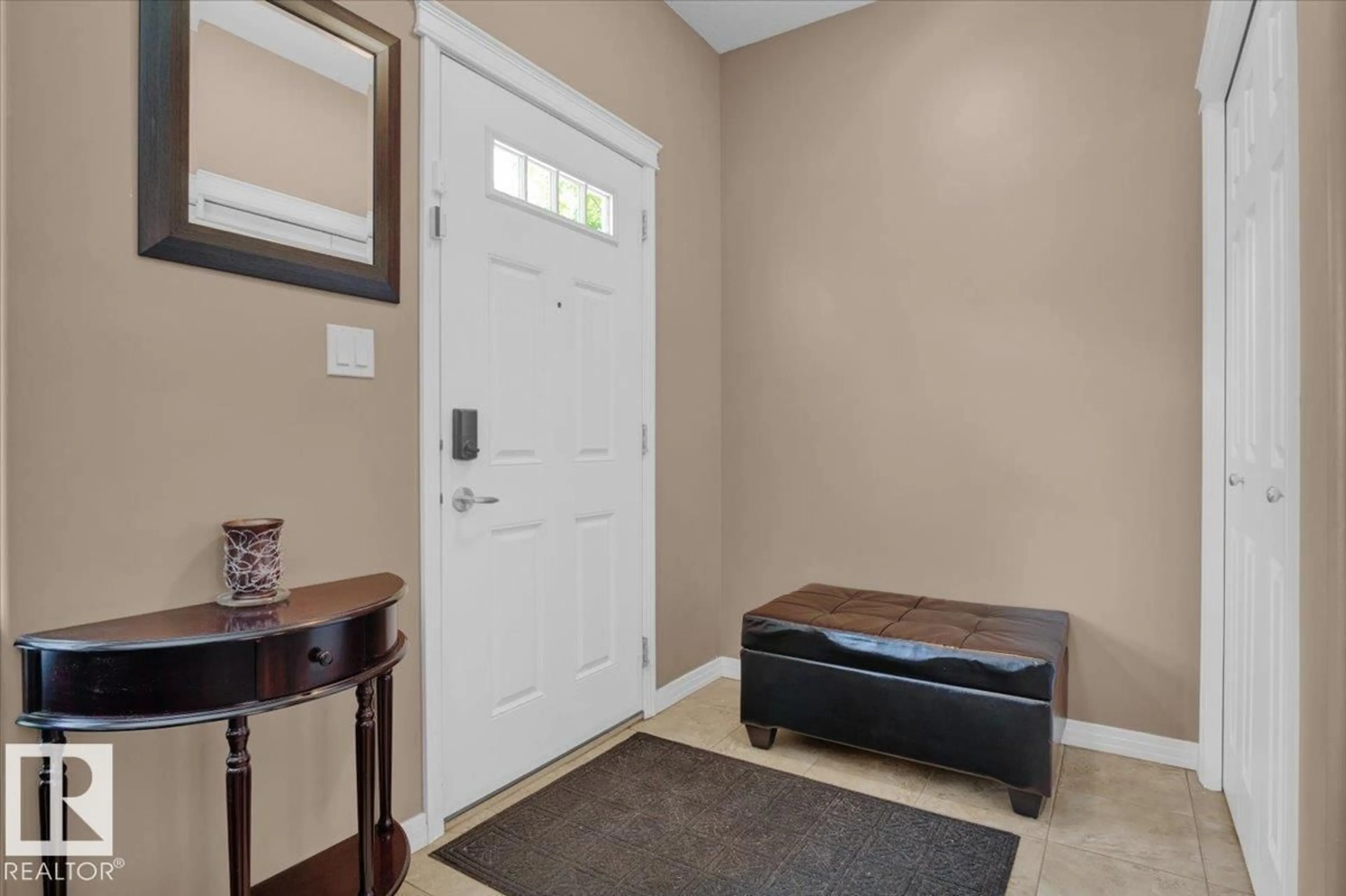 Indoor entryway for #6 - 4367 VETERANS WY, Edmonton Alberta T5E6N4