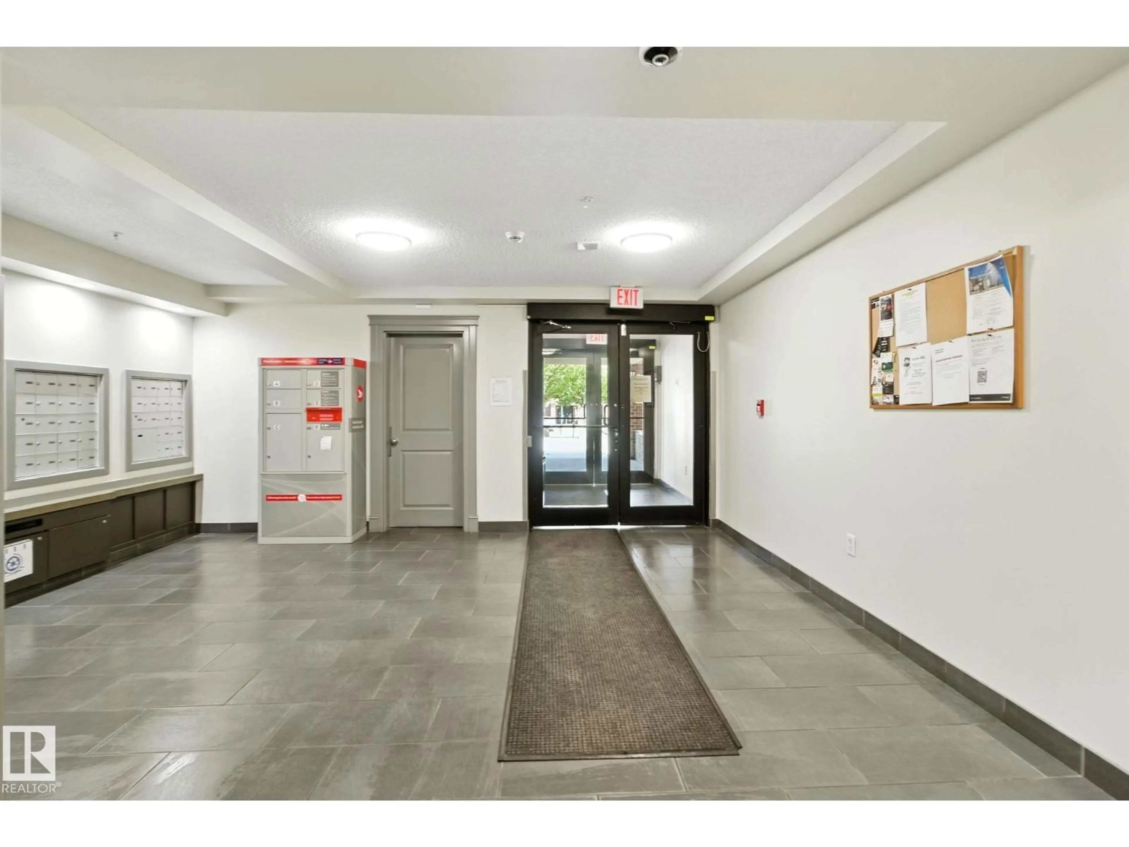 Indoor foyer for #213 - 11449 ELLERSLIE RD, Edmonton Alberta T6W1T2