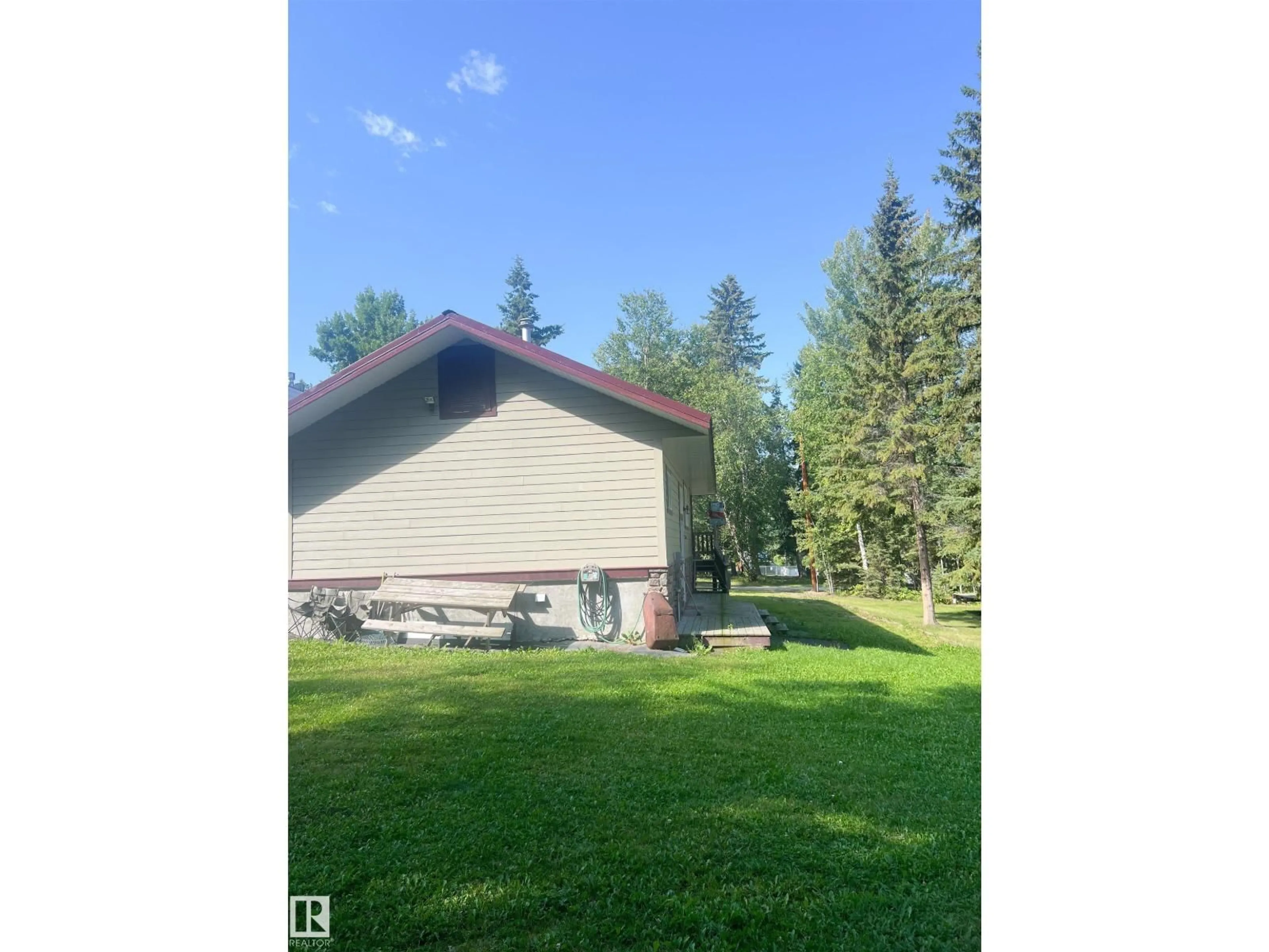 Shed for 20 PINE CR, Rural Lac Ste. Anne County Alberta T0E1H0