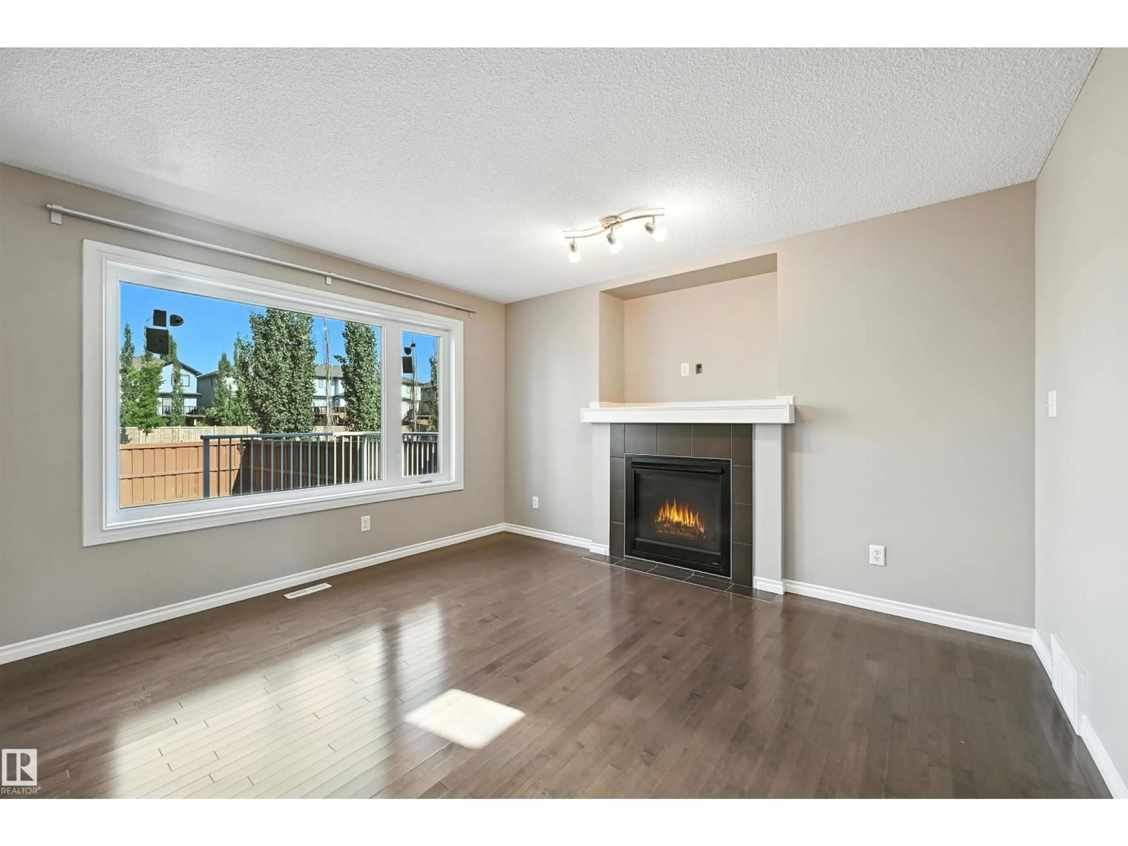 Unknown for 1785 HAMMOND CR, Edmonton Alberta T6M0K3