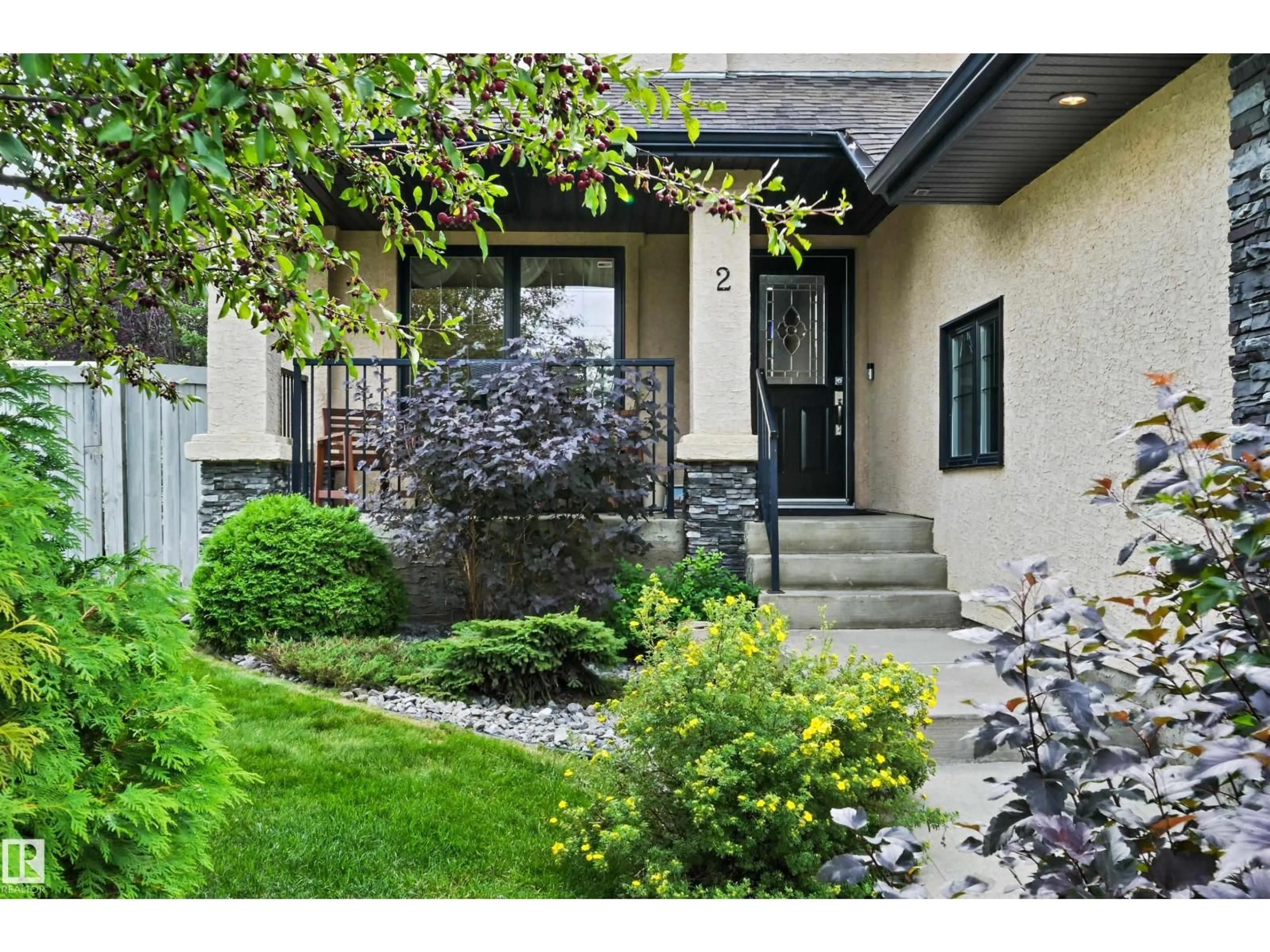 Indoor entryway for 2 KINGSDALE CR, St. Albert Alberta T8N7J3