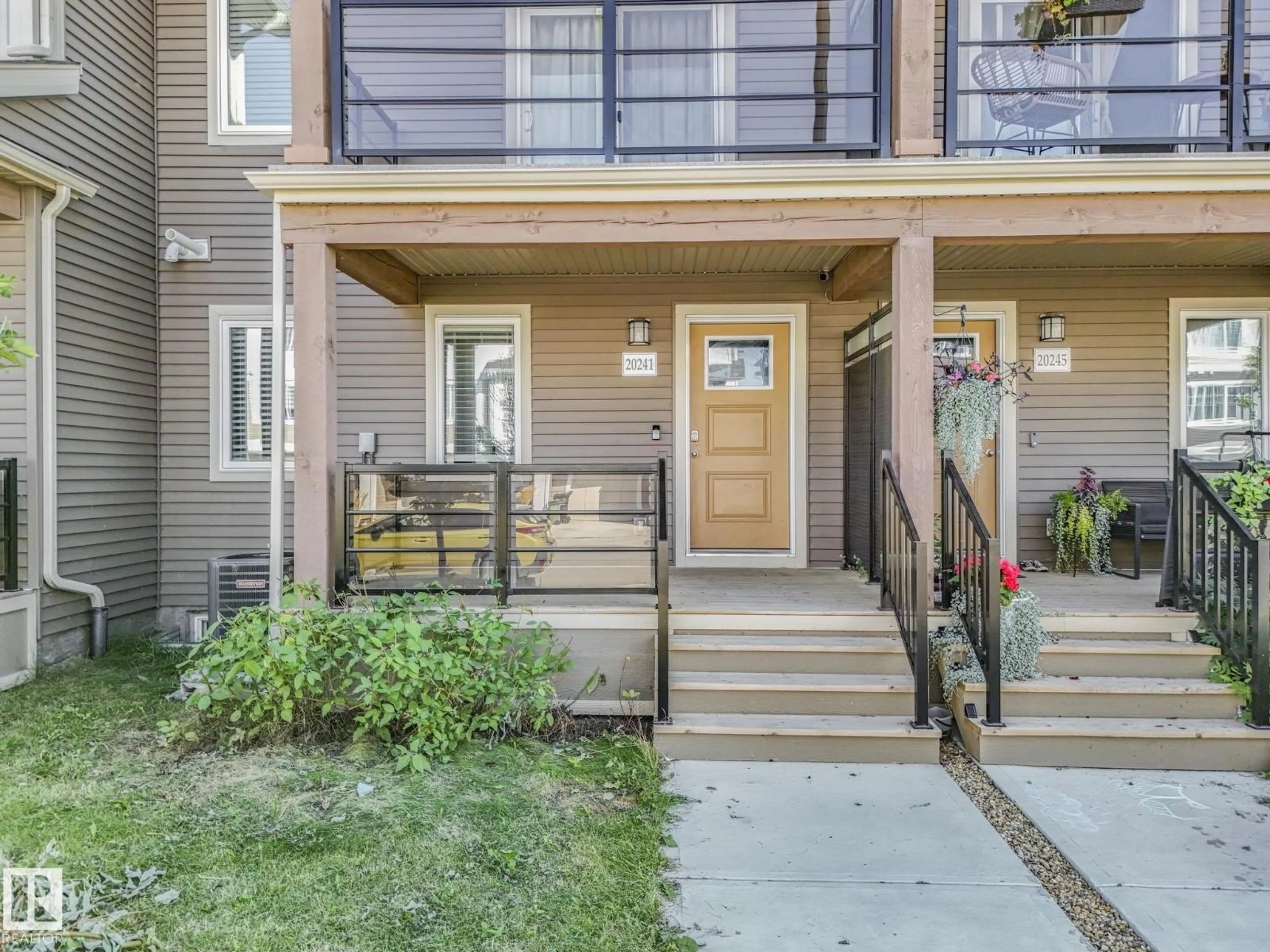 Indoor entryway for NW - 20241 15A AV, Edmonton Alberta T6M1L5