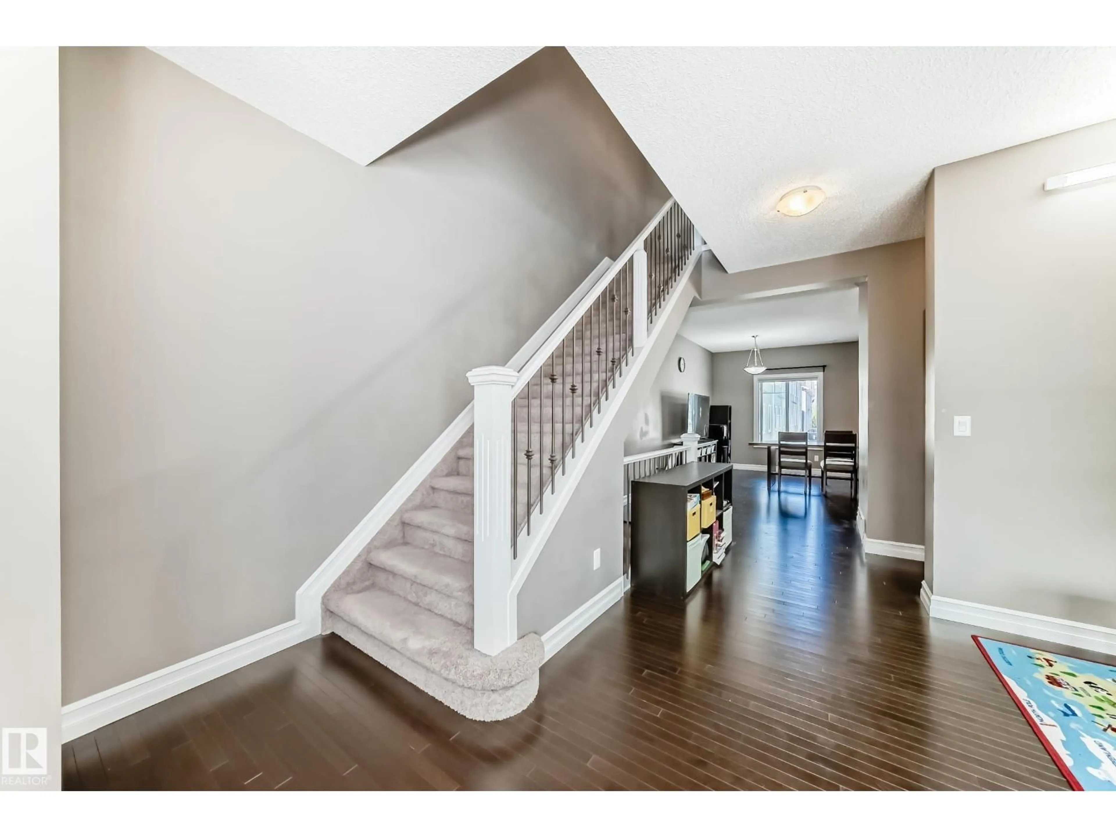 Indoor entryway for 2003 - 6 RABBIT HILL RD, Edmonton Alberta T6R0R7