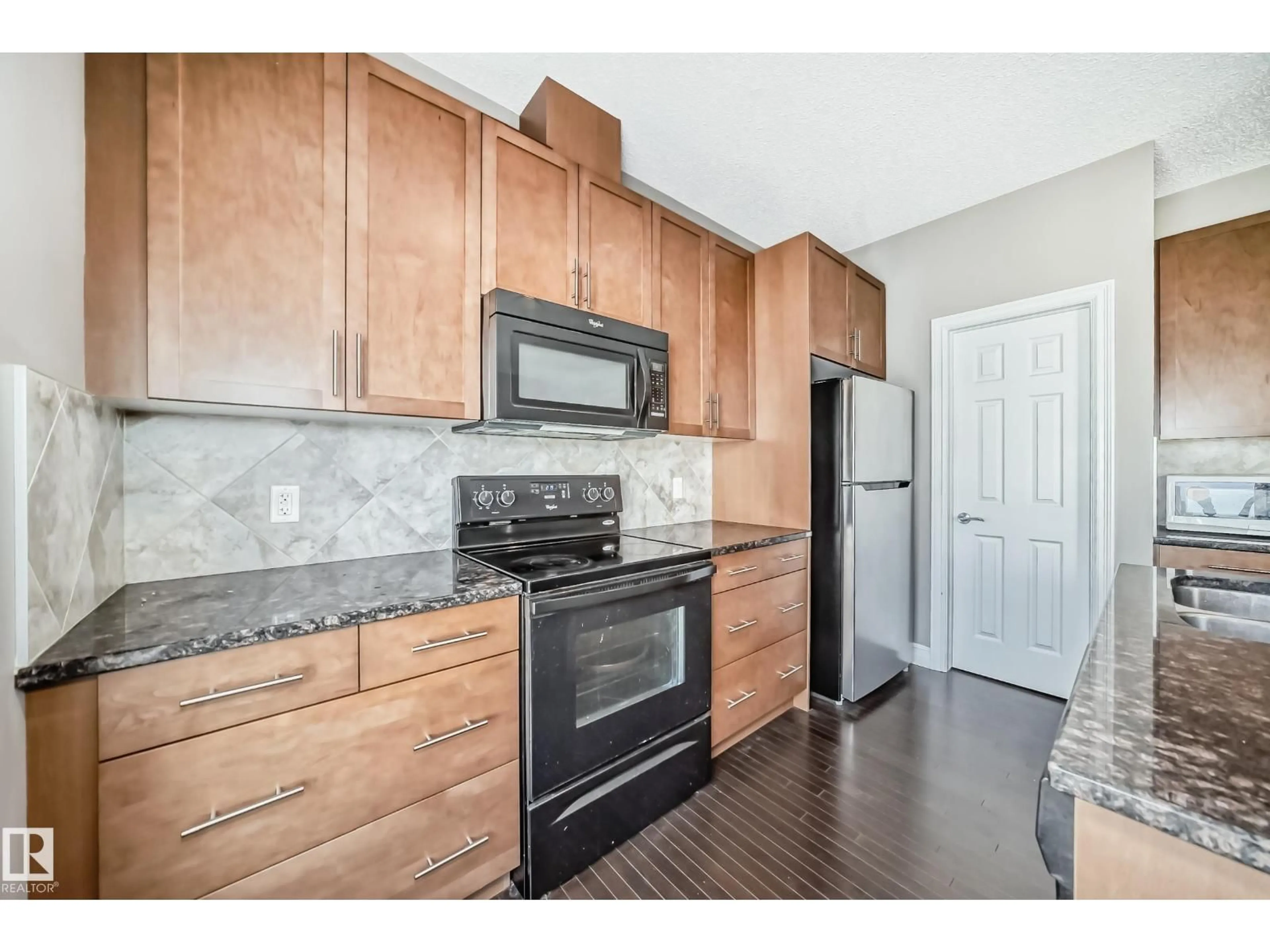 Standard kitchen, unknown for 2003 - 6 RABBIT HILL RD, Edmonton Alberta T6R0R7