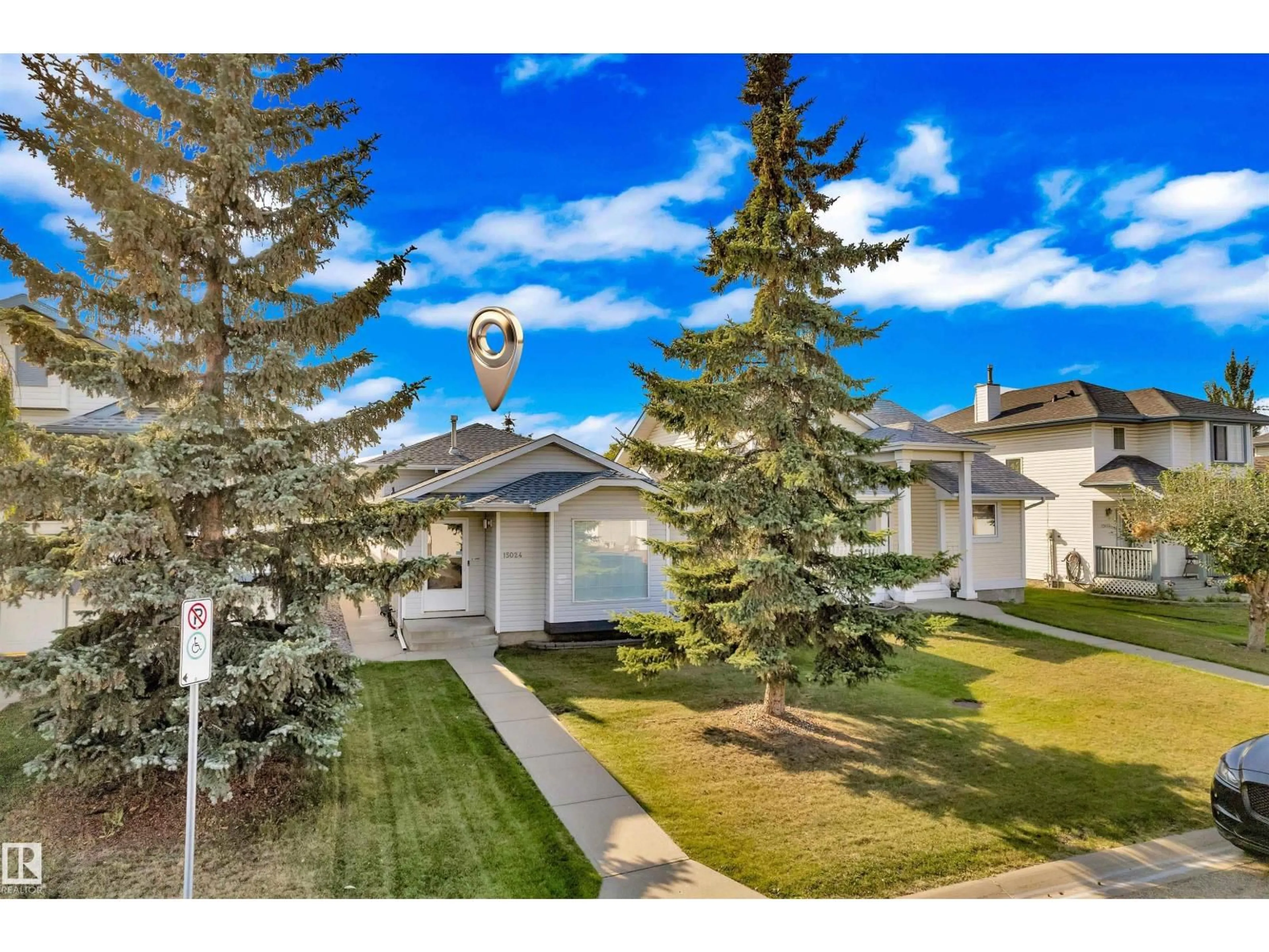 A pic from outside/outdoor area/front of a property/back of a property/a pic from drone, street for 15024 128 ST, Edmonton Alberta T6V1E9