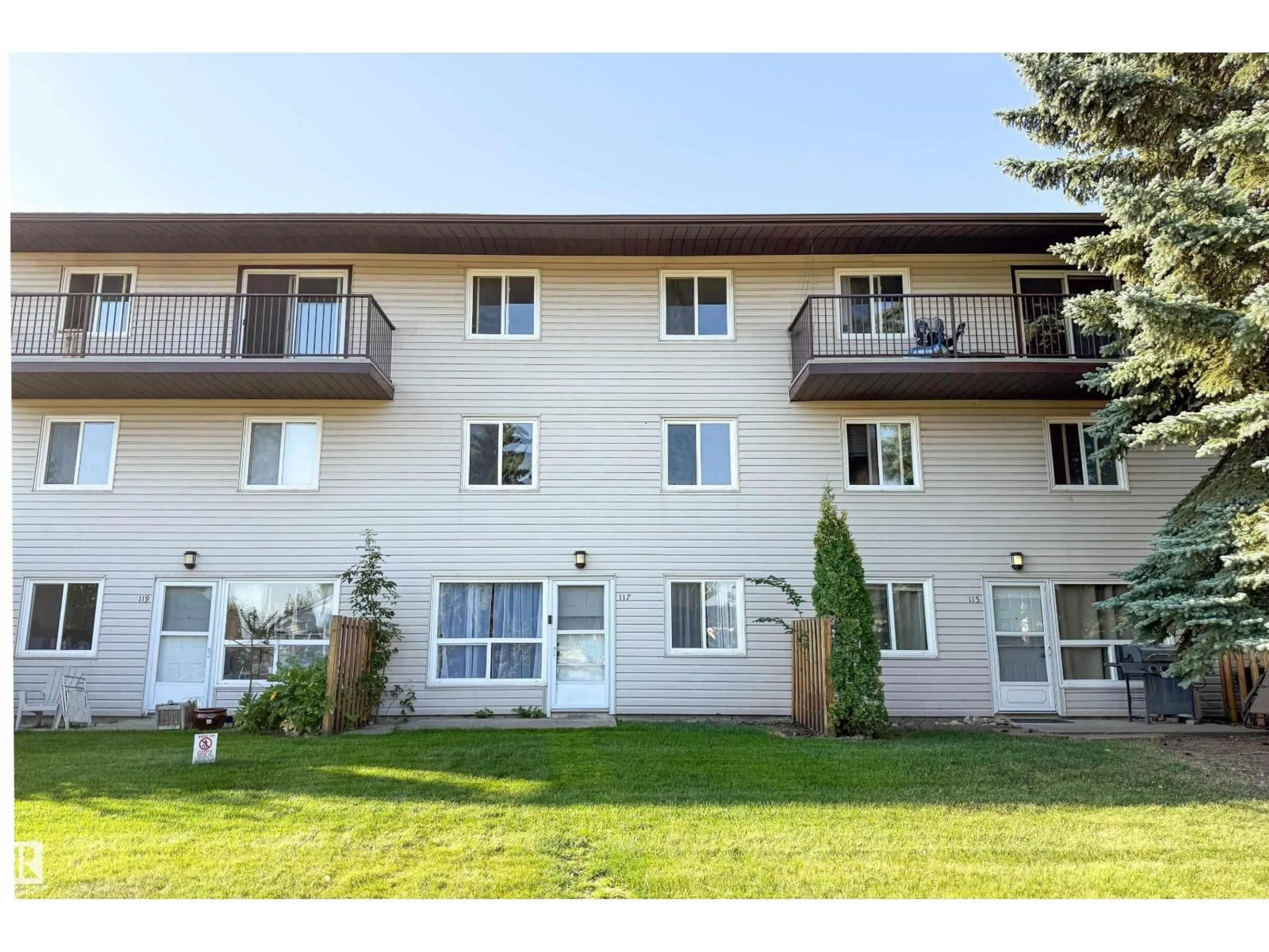 Patio, building for 117 - 6103 35A AV, Edmonton Alberta T6L1G7