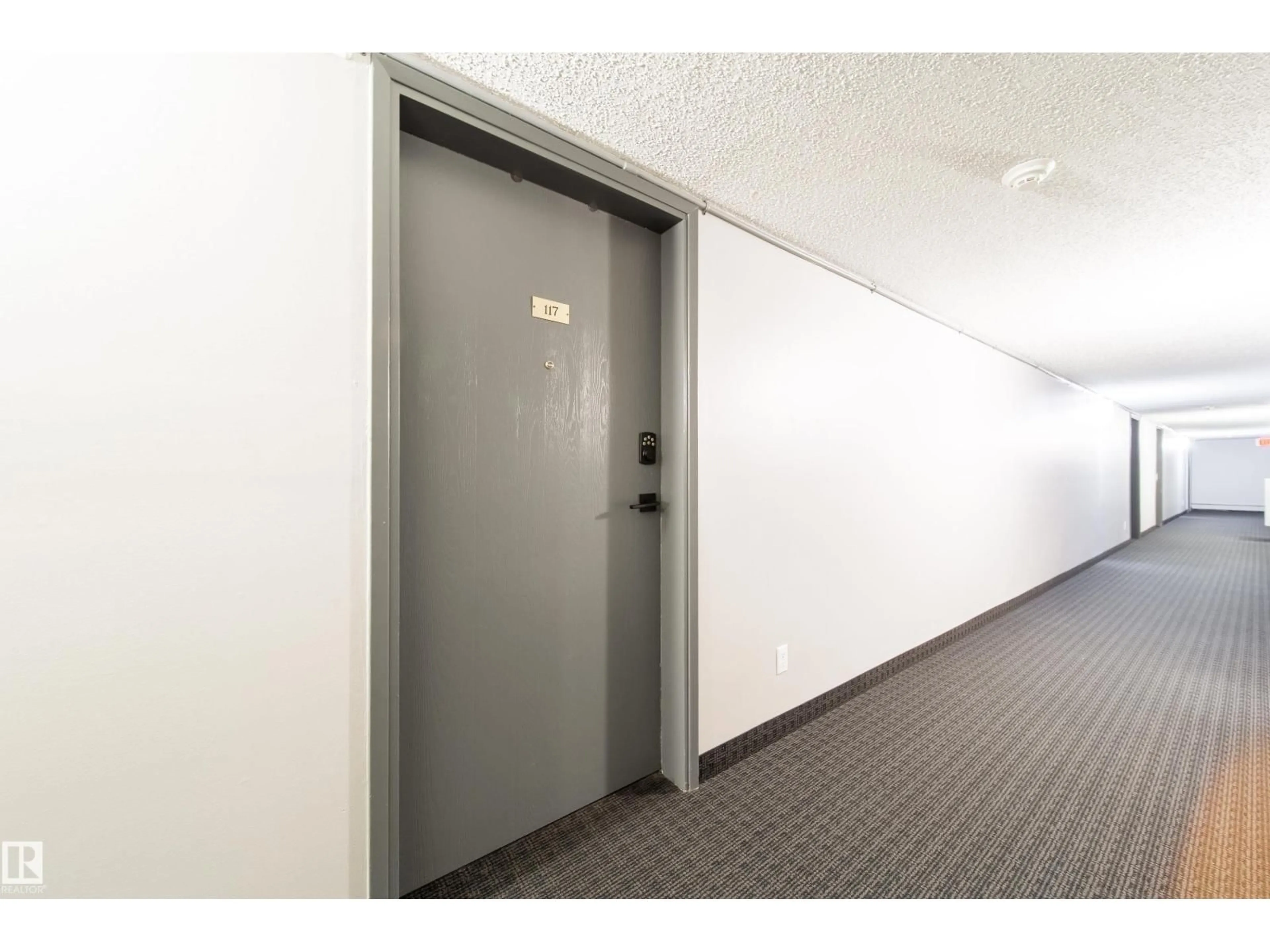 Indoor foyer for 117 - 6103 35A AV, Edmonton Alberta T6L1G7