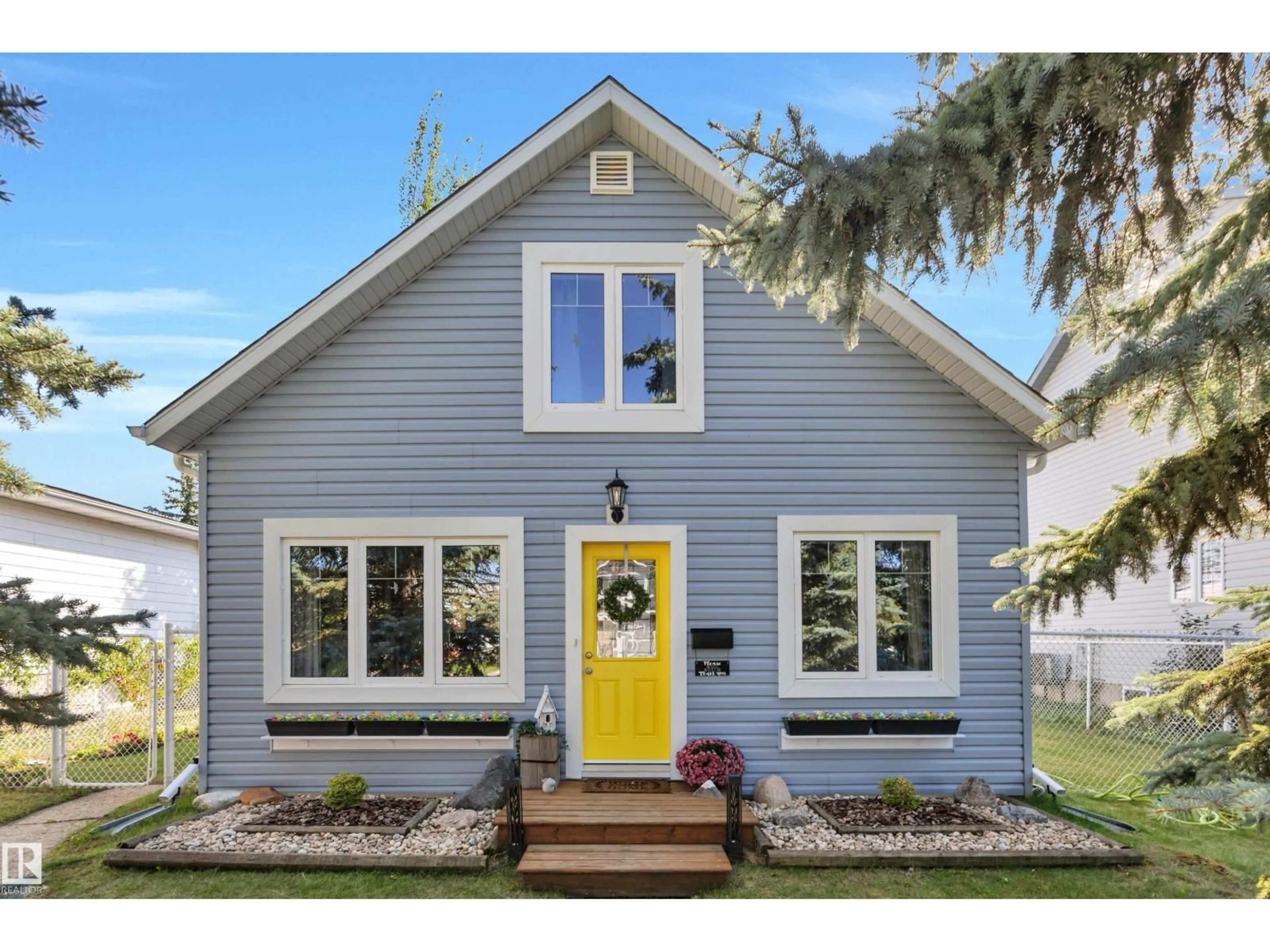 Home with vinyl exterior material, street for 4403 47 AV, Leduc Alberta T9E5T3