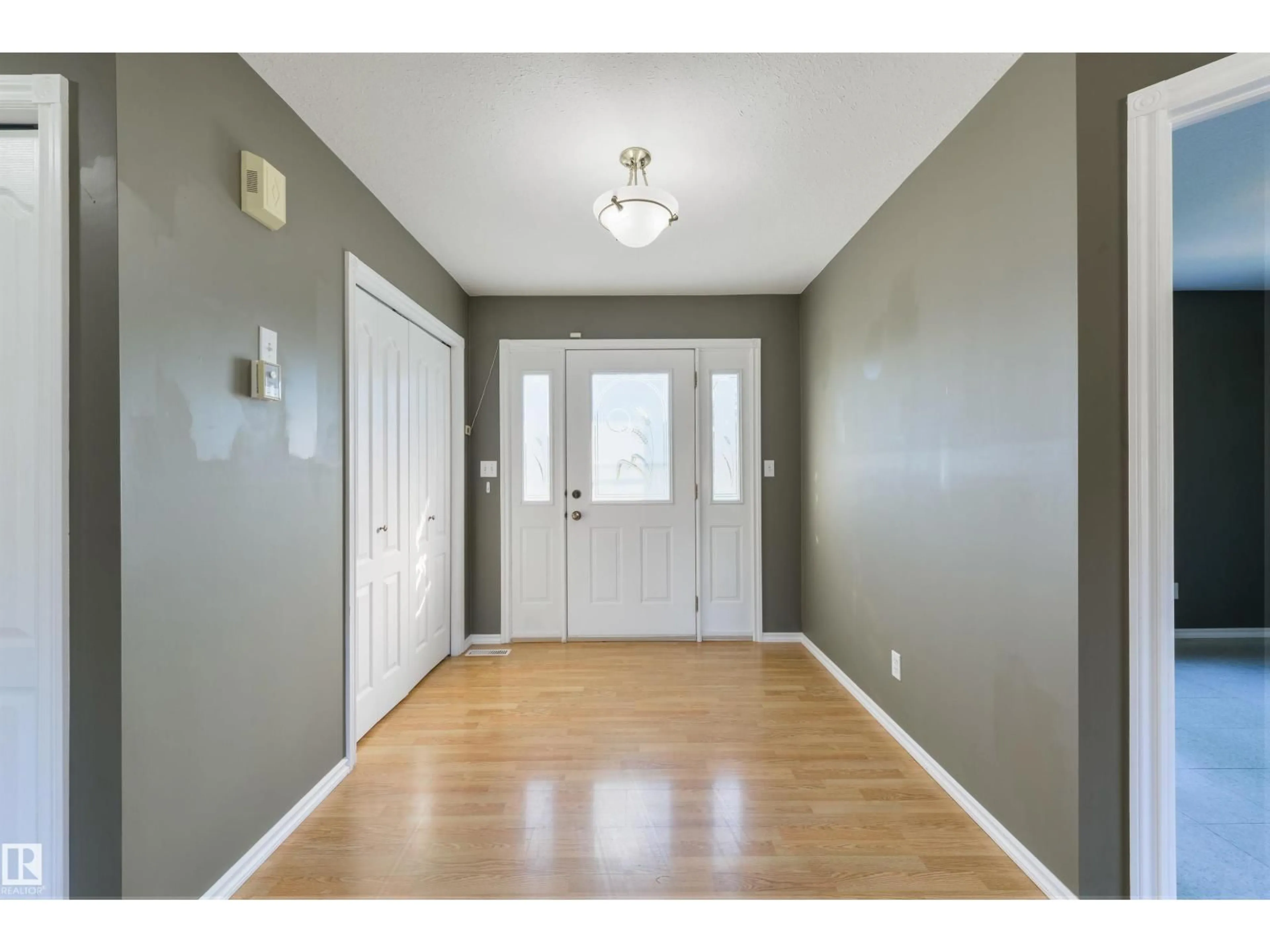 Indoor entryway for 3 - 52505 RGE ROAD 22, Rural Parkland County Alberta T7Y2J3