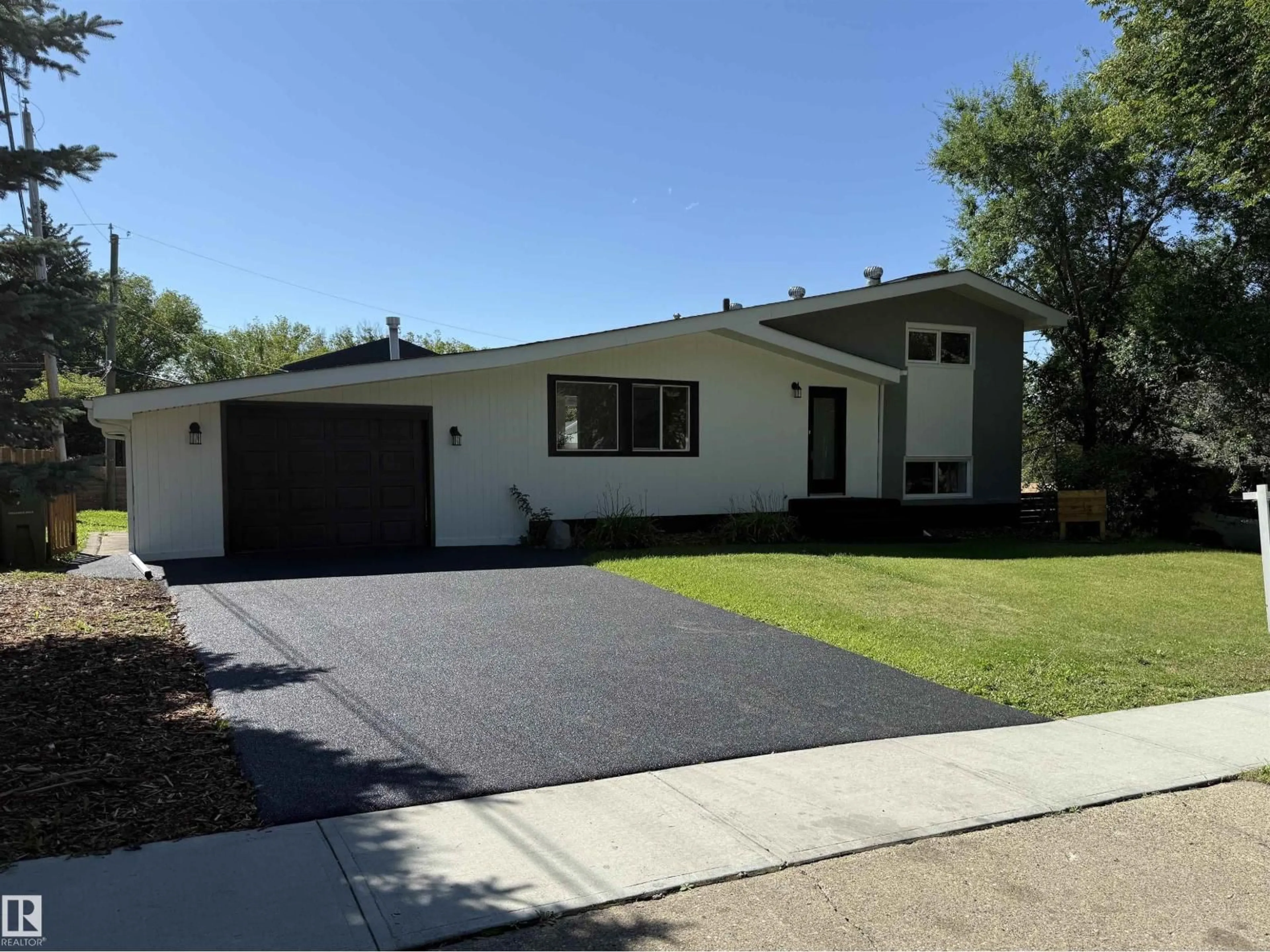 Home with vinyl exterior material, street for 1 SYLVAN DR, St. Albert Alberta T8N0G7