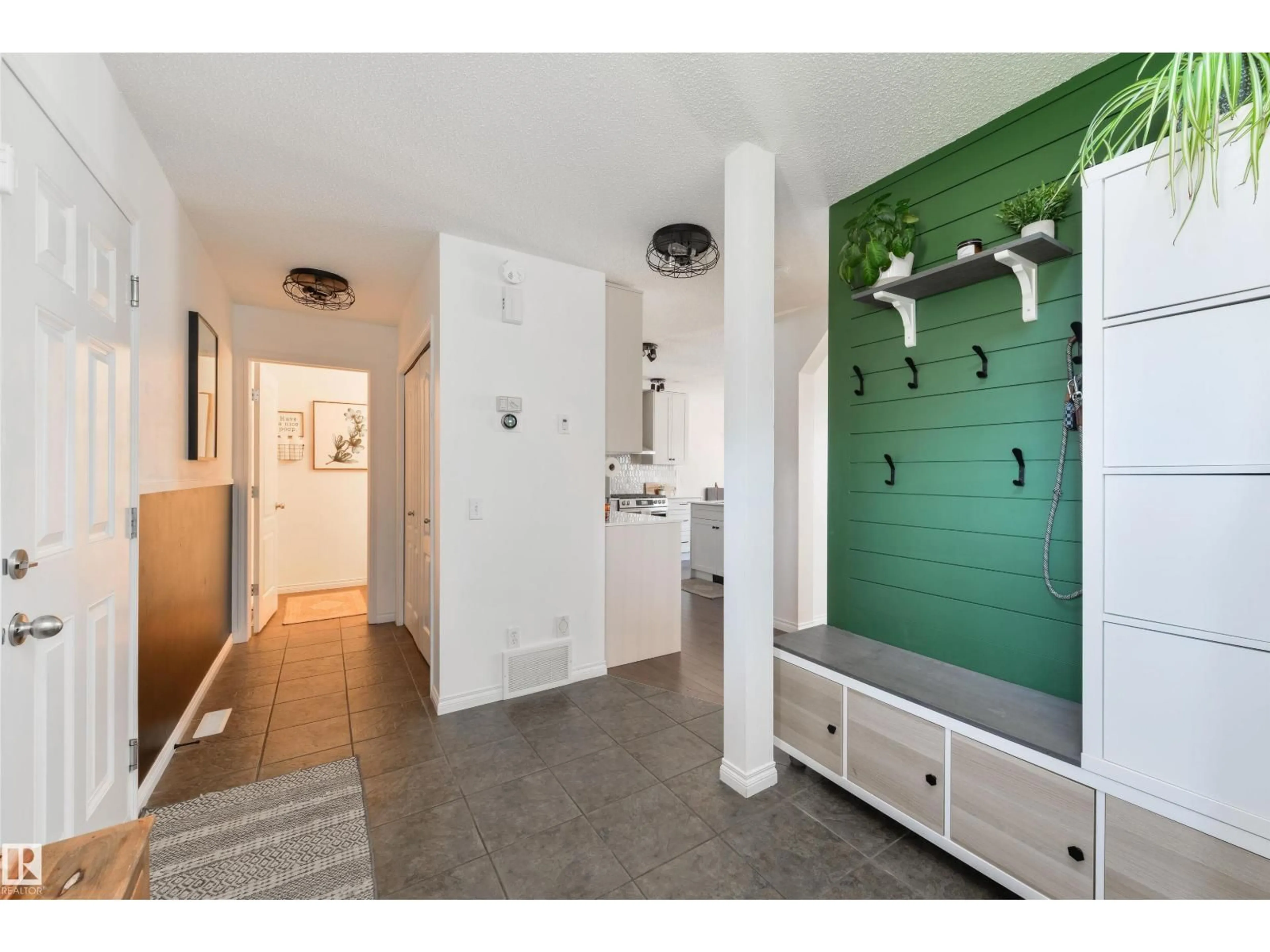 Indoor entryway for 26 LEYLAND WY, Spruce Grove Alberta T7X4S2
