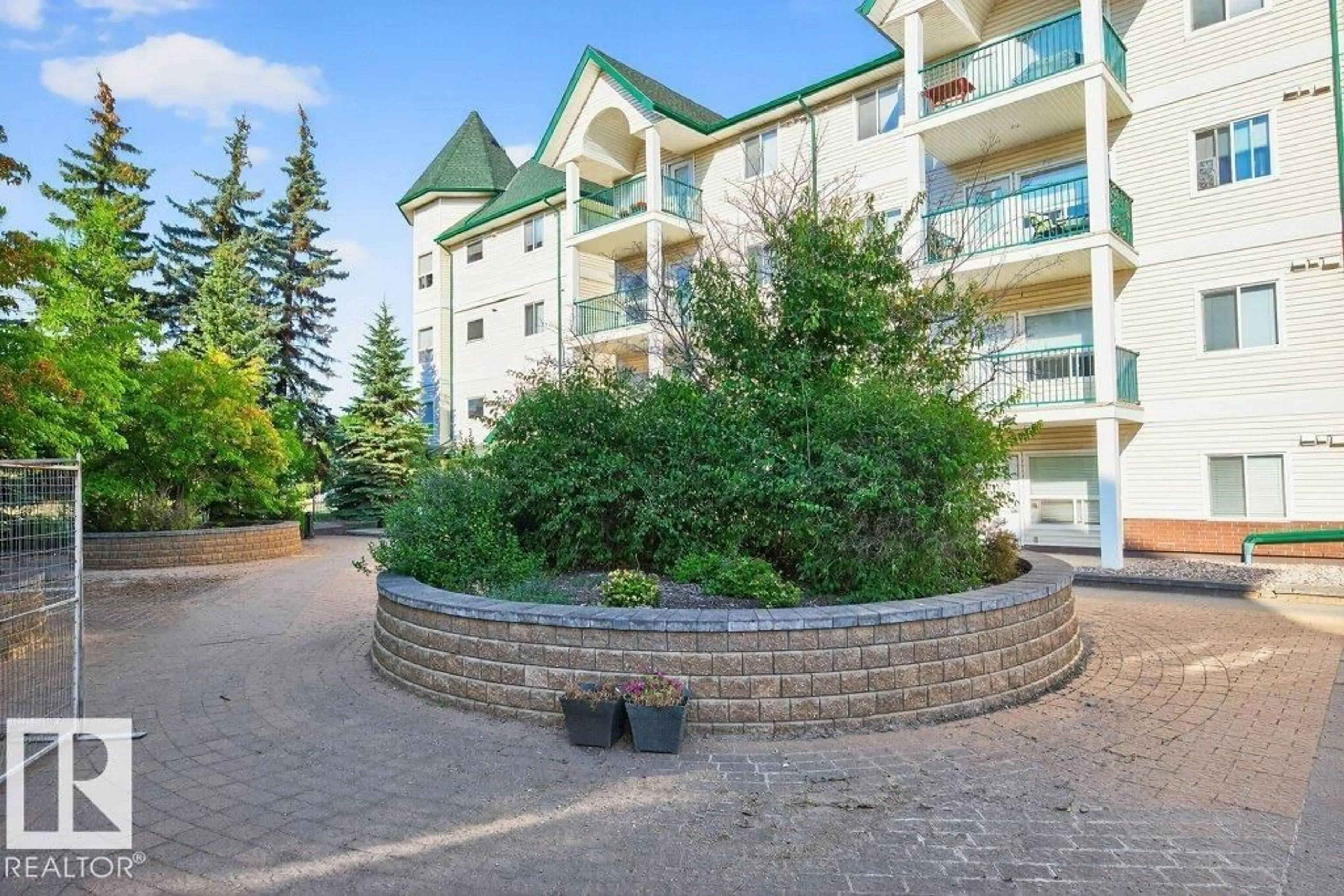 Patio, unknown for 13625 - 316 34 ST, Edmonton Alberta T5A0E3
