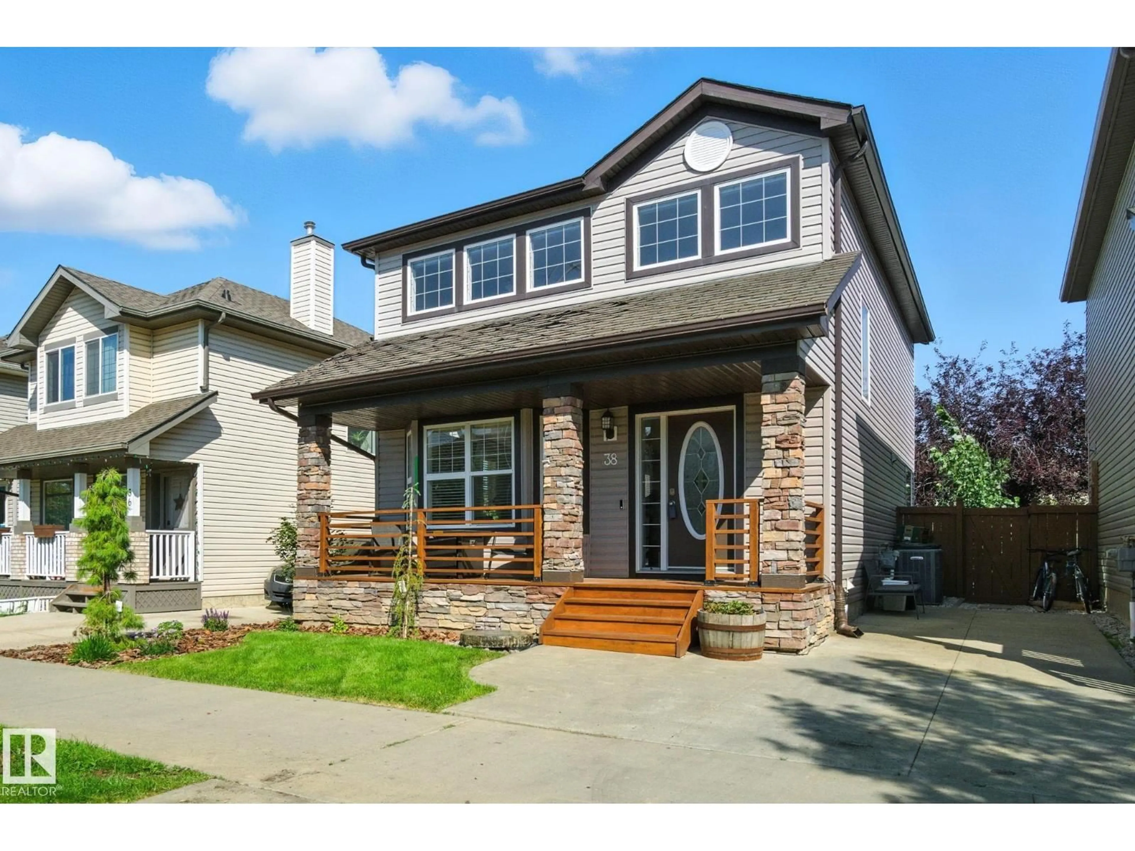 Home with vinyl exterior material, street for 38 VAUGHN AV, Spruce Grove Alberta T7X4R9