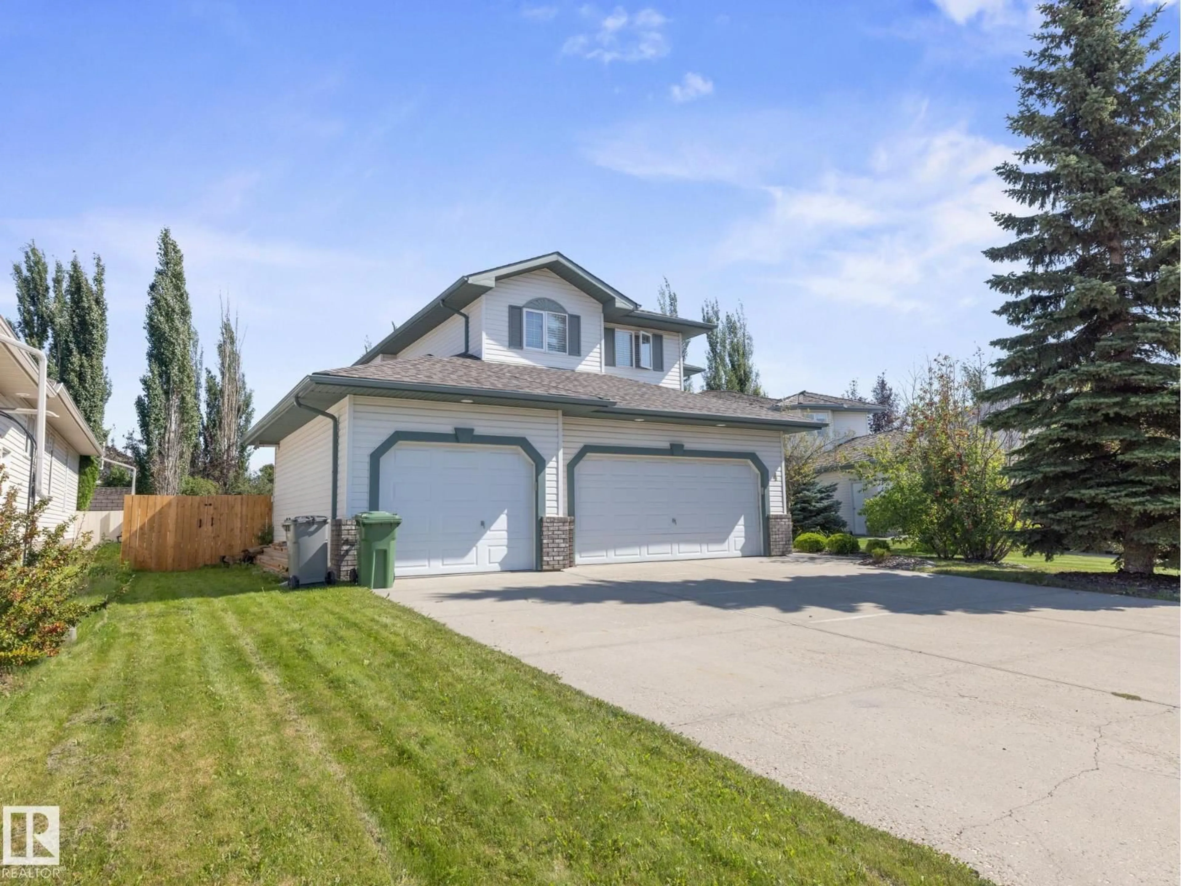 Home with vinyl exterior material, street for 4 ROCHELLE, Beaumont Alberta T4X1L5