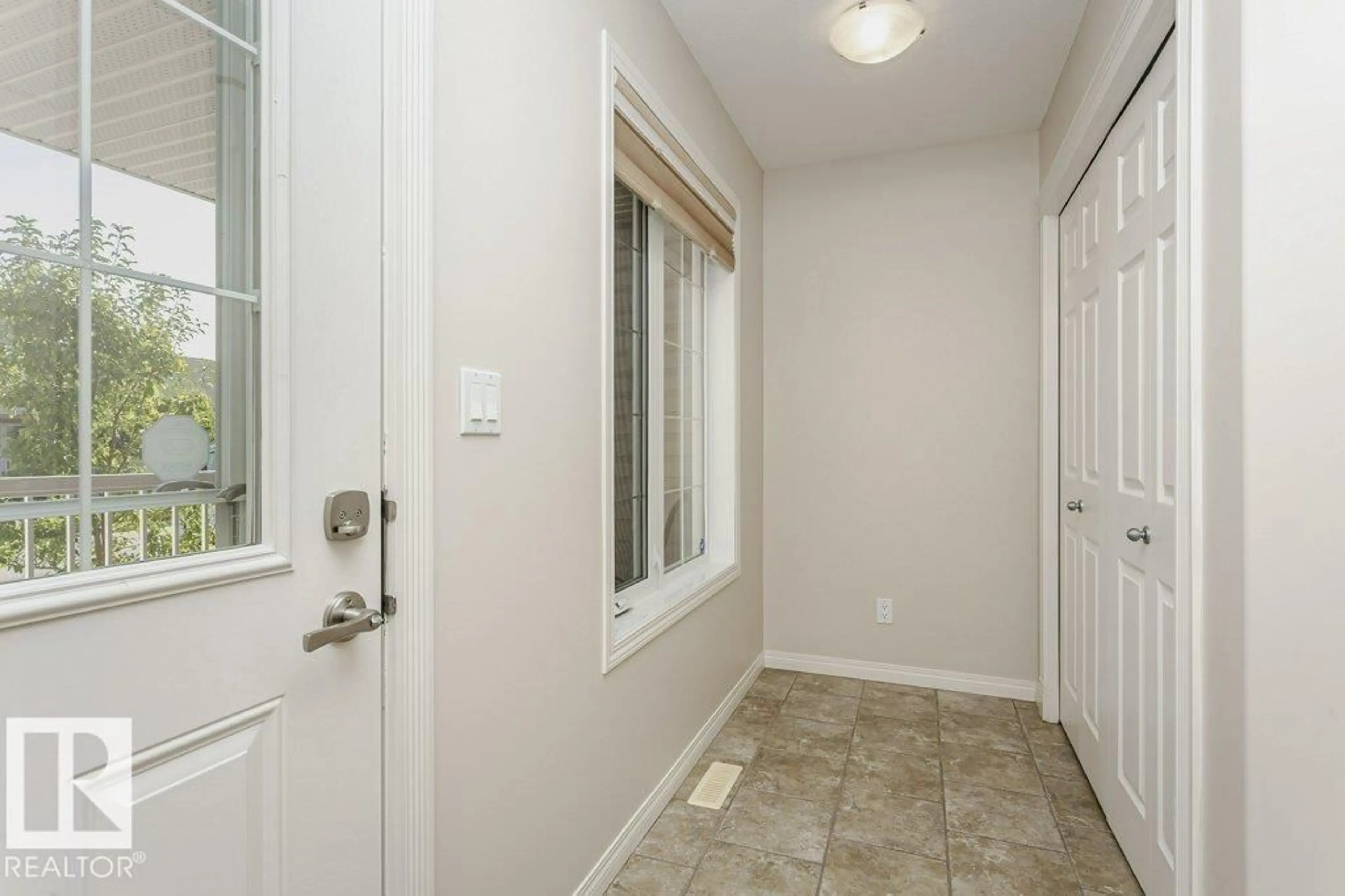 Indoor entryway for #71 - 8602 SOUTHFORT DR, Fort Saskatchewan Alberta T8L4R7