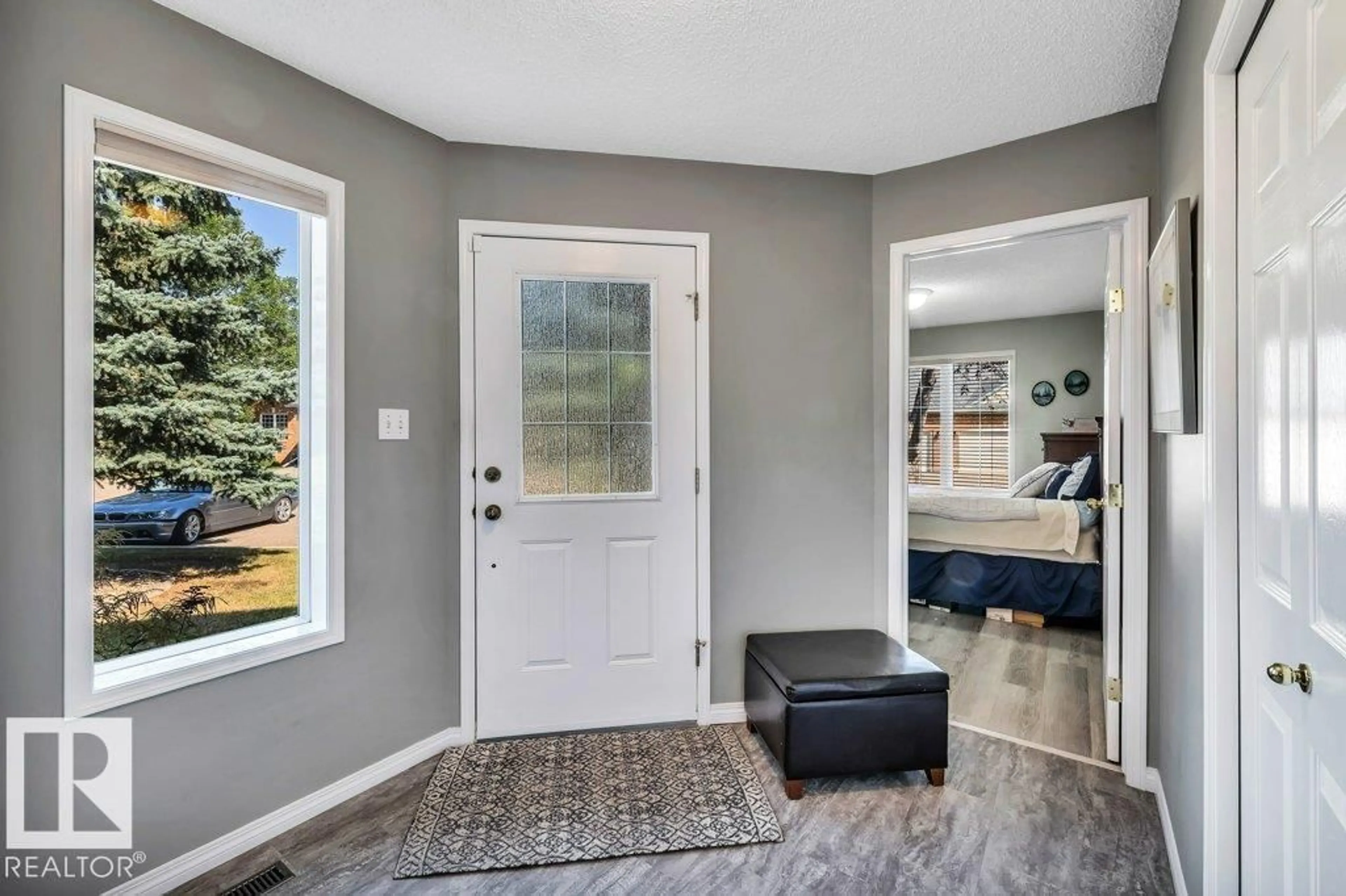 Indoor entryway for 57B - 43 ERIN RIDGE DR, St. Albert Alberta T8N6G1