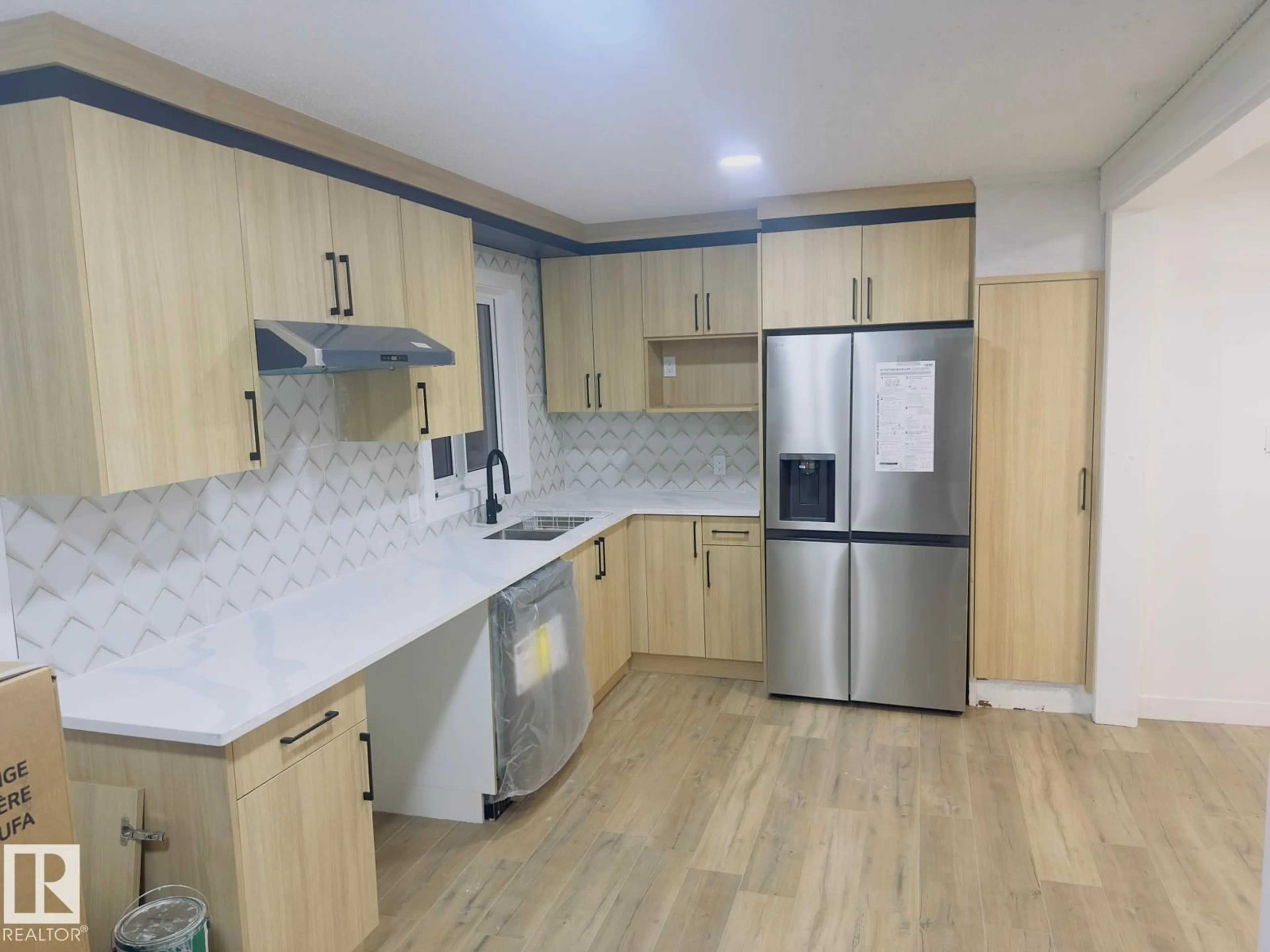 Standard kitchen, unknown for 15911 108 AV, Edmonton Alberta T5P1A8