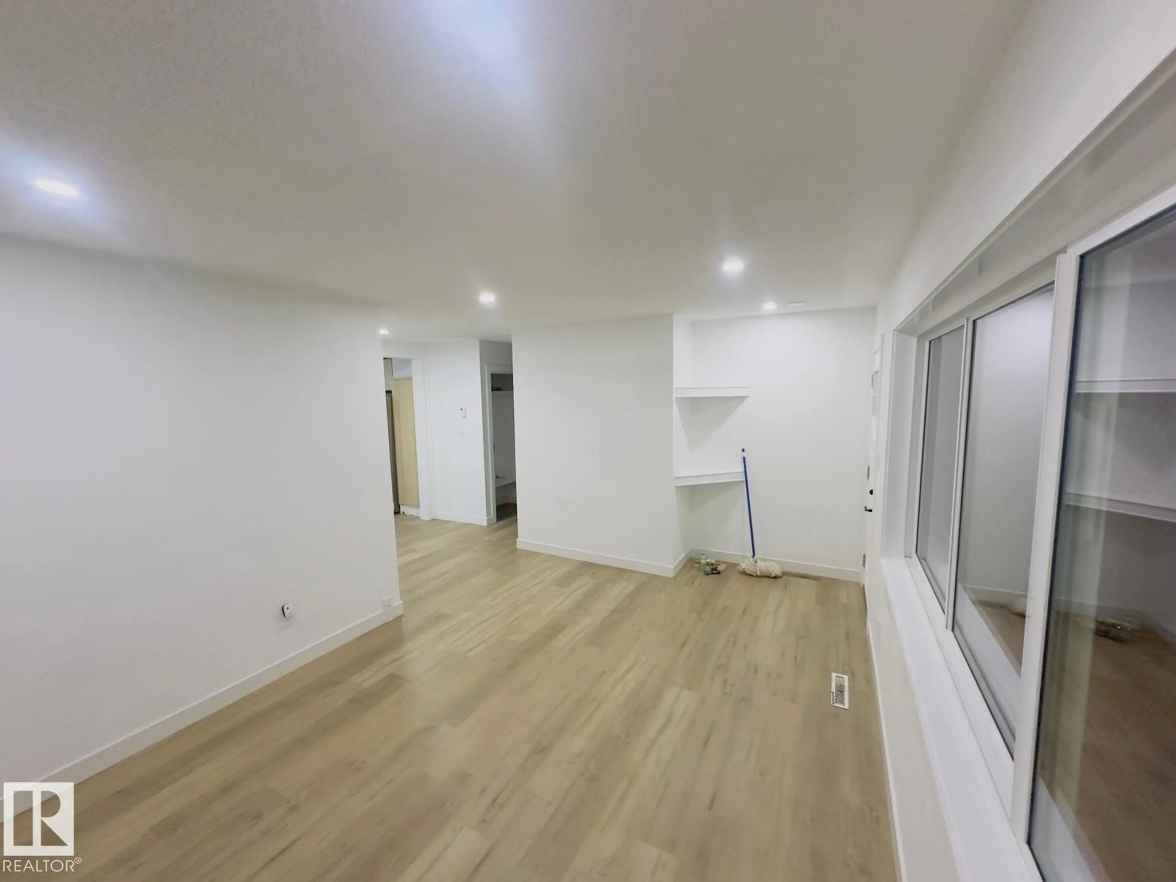 A pic of a room for 15911 108 AV, Edmonton Alberta T5P1A8