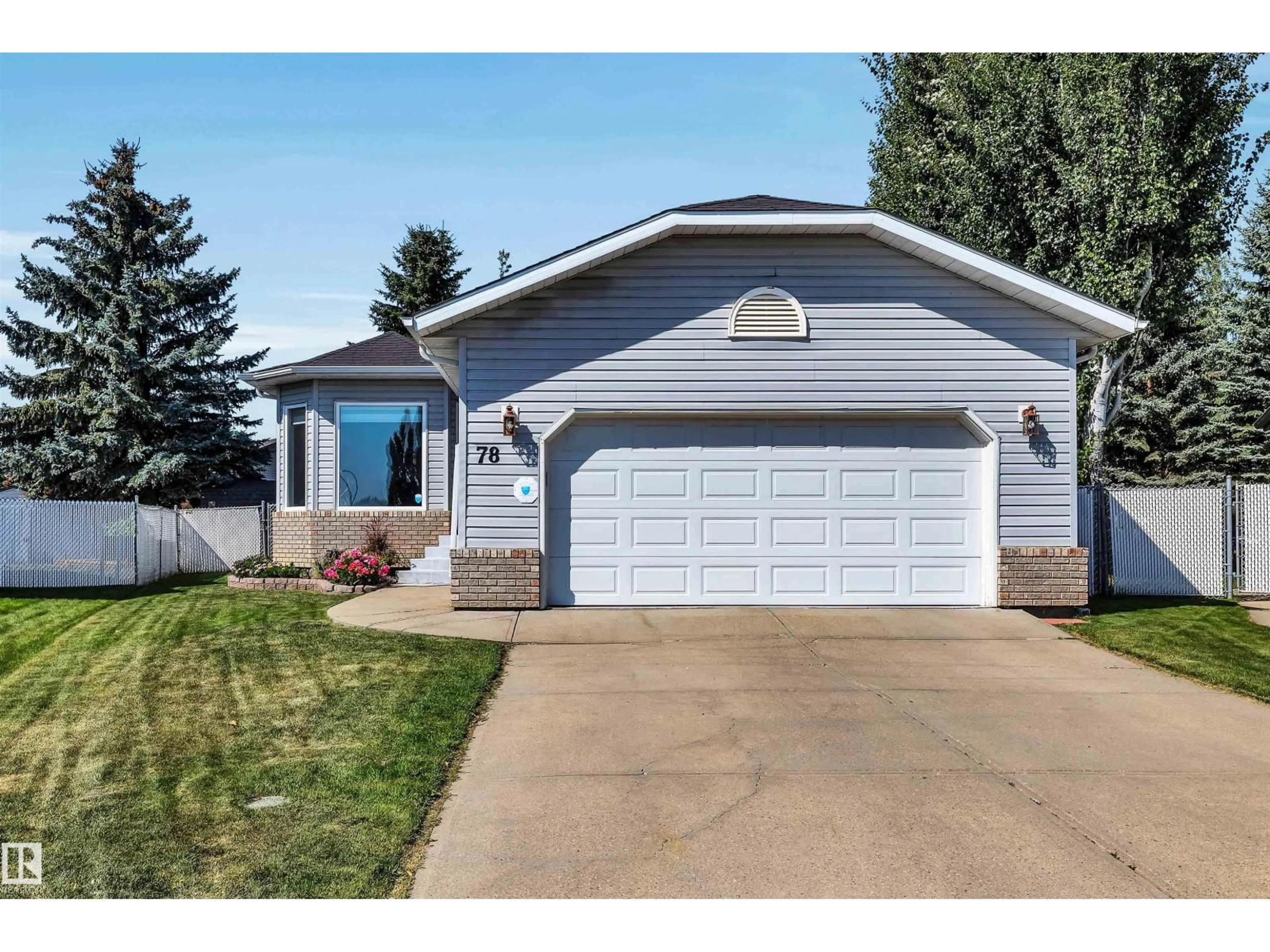 Home with vinyl exterior material, street for 78 DEER PARK BV, Spruce Grove Alberta T7X3K2