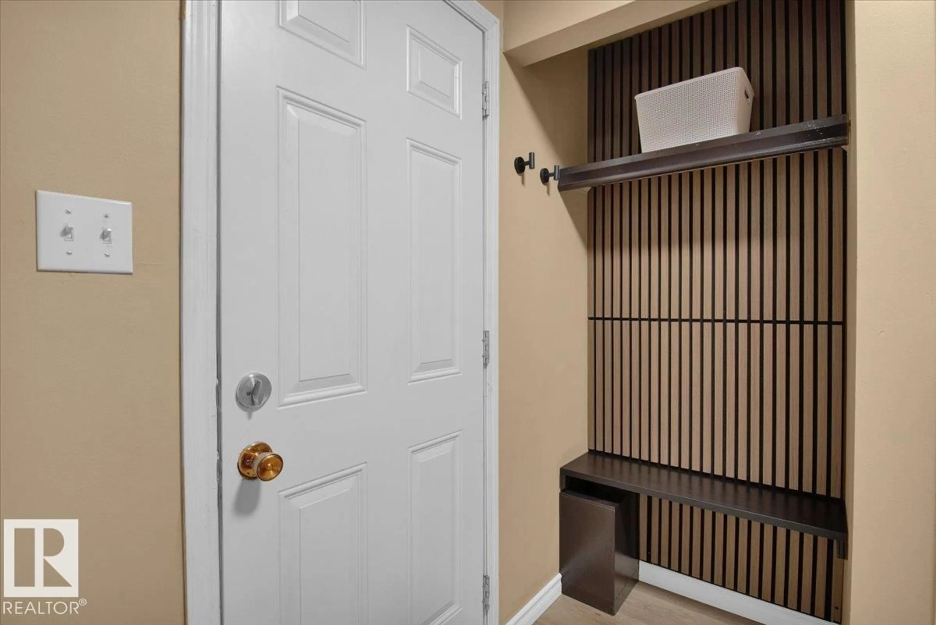 Indoor entryway for NW - 500 2908 116A AV, Edmonton Alberta T5W4R7