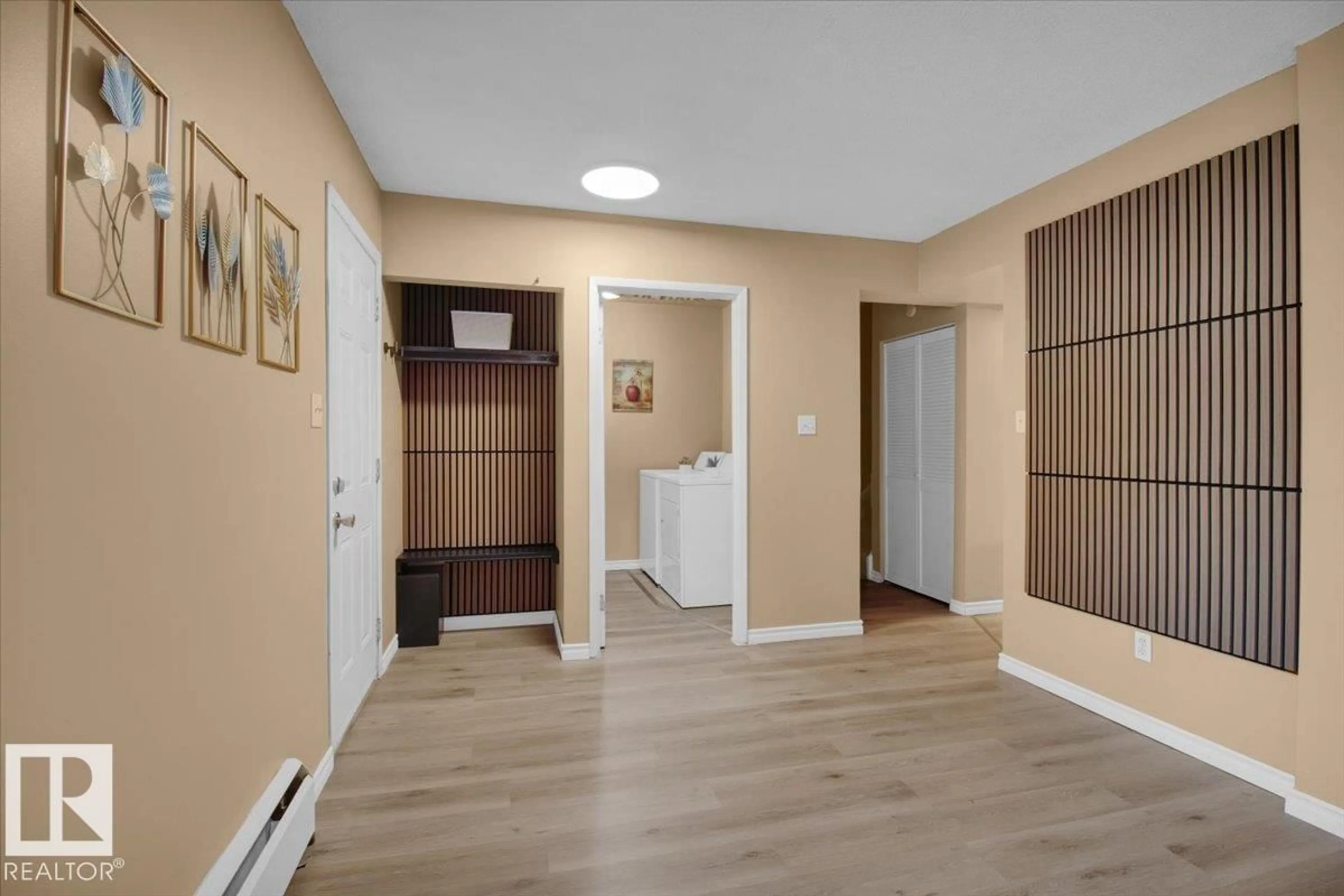 Indoor entryway for NW - 500 2908 116A AV, Edmonton Alberta T5W4R7