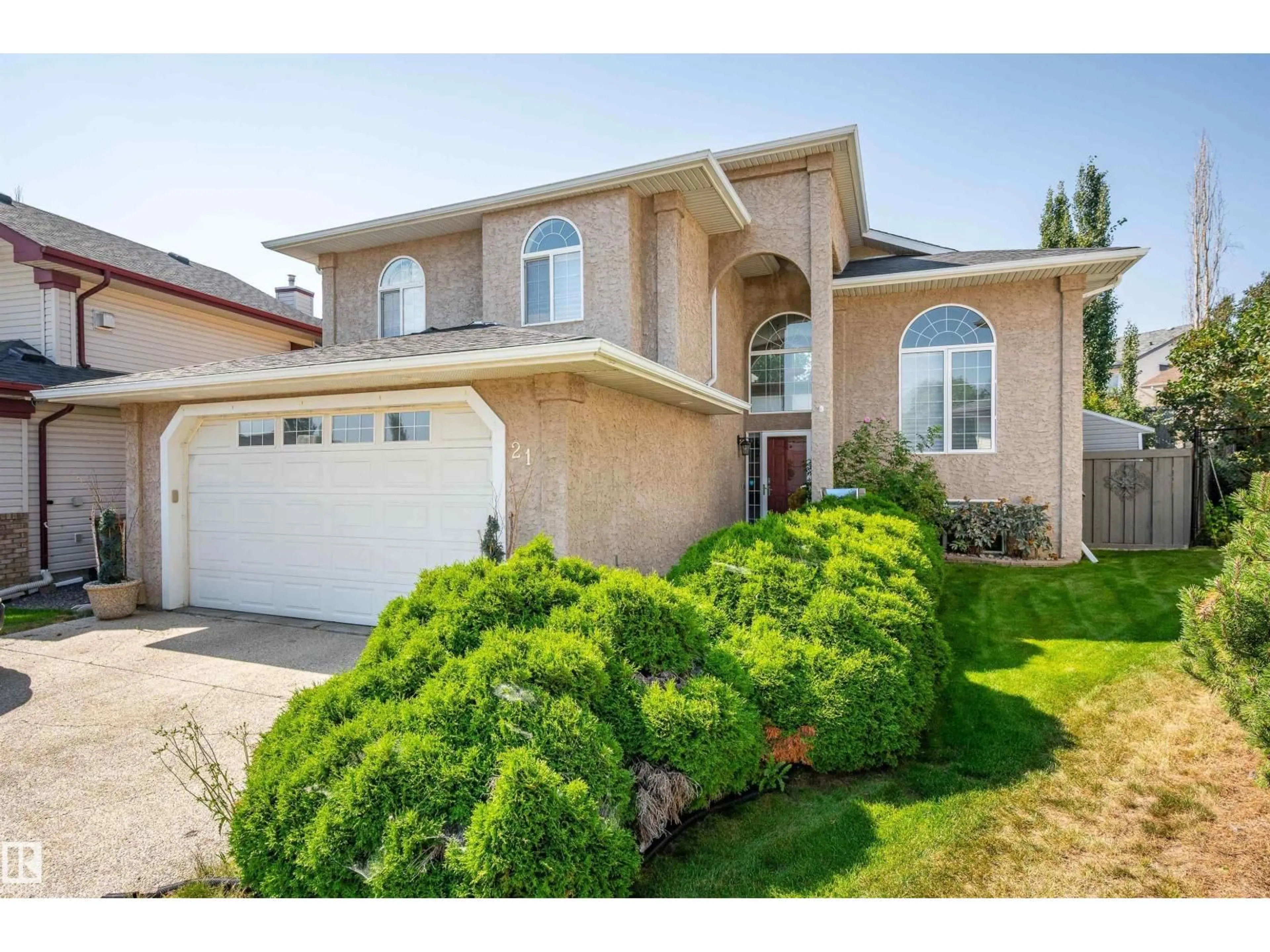 Home with vinyl exterior material, street for 21 OSBORNE CL, St. Albert Alberta T8N6T1