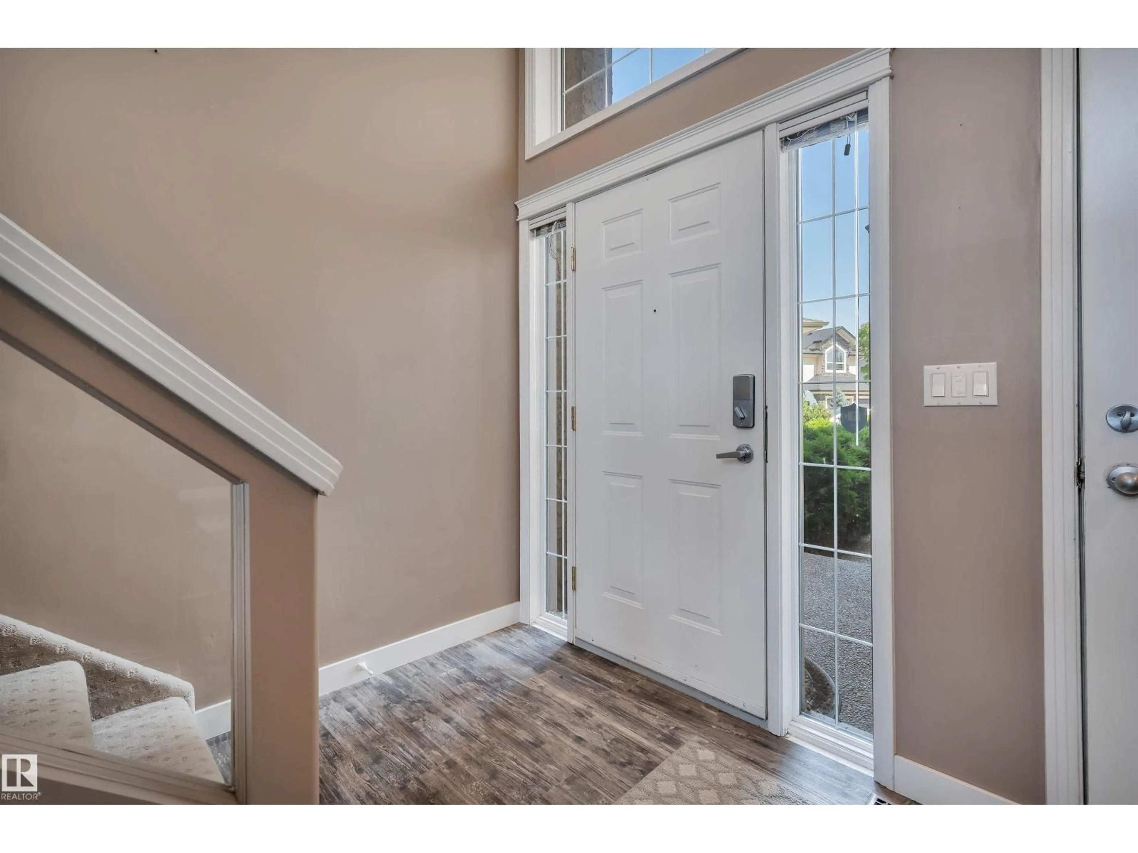 Indoor entryway for 21 OSBORNE CL, St. Albert Alberta T8N6T1