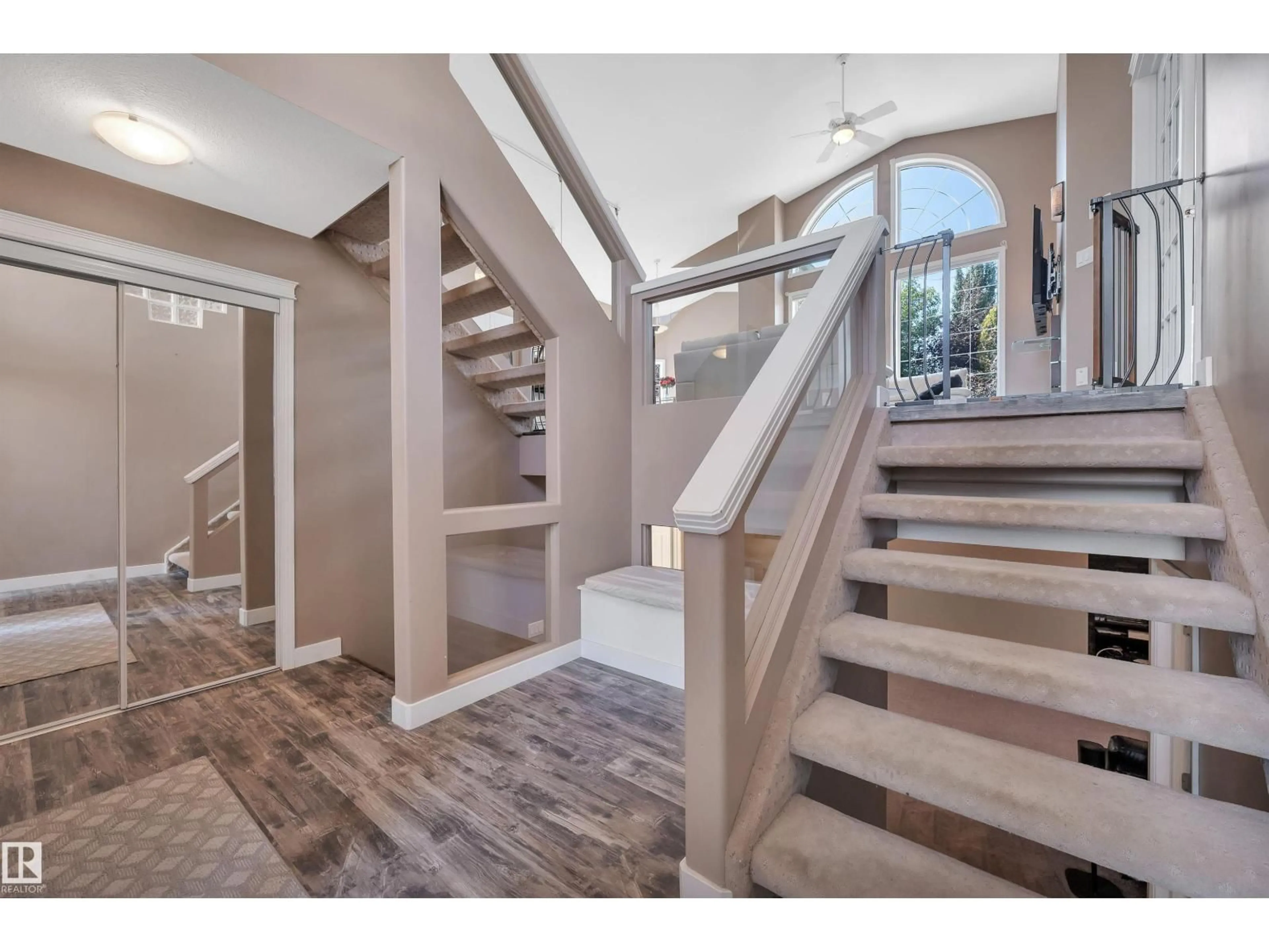 Stairs for 21 OSBORNE CL, St. Albert Alberta T8N6T1