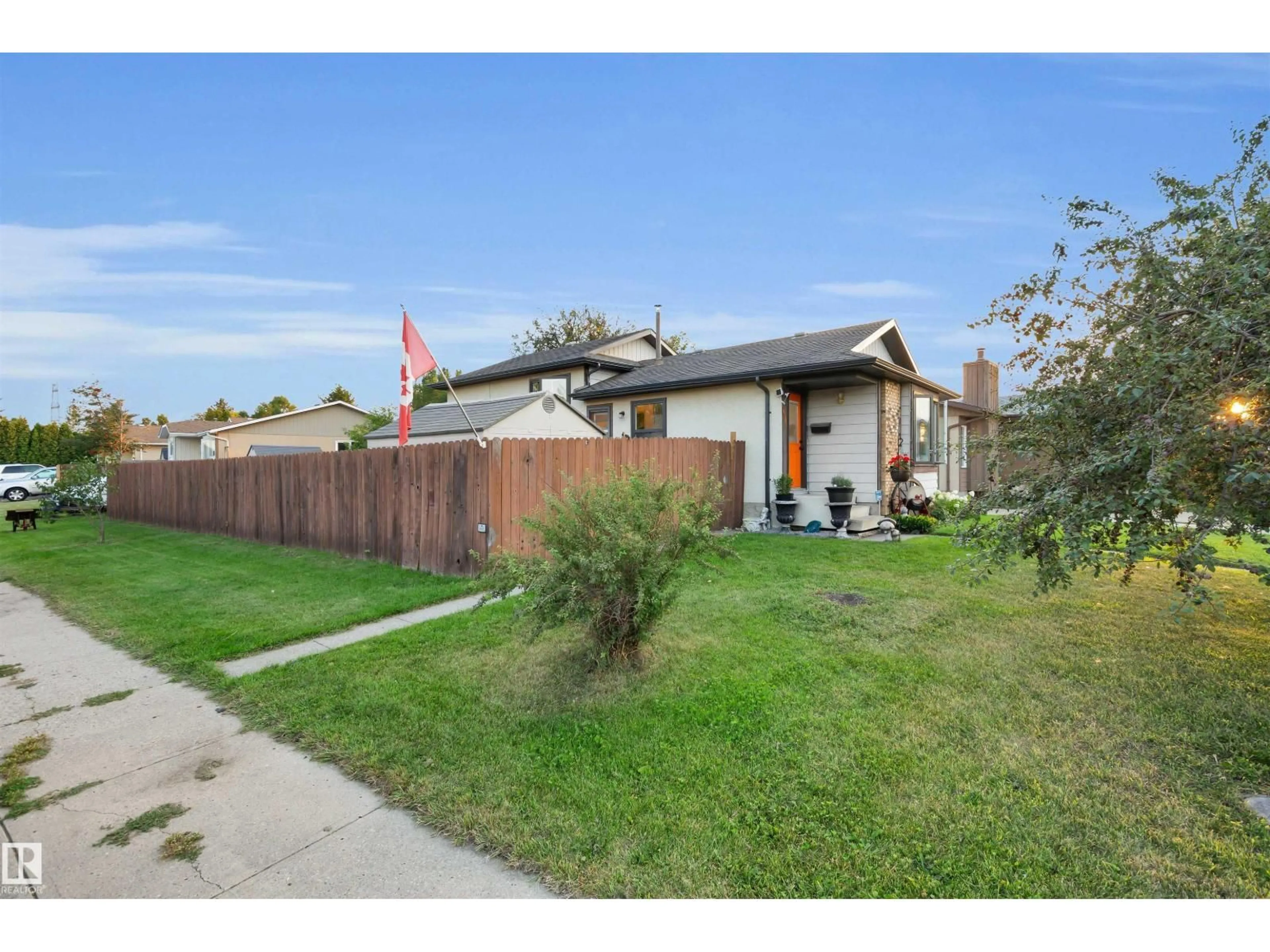A pic from outside/outdoor area/front of a property/back of a property/a pic from drone, street for NW - 6303 11 AV, Edmonton Alberta T6L3A8