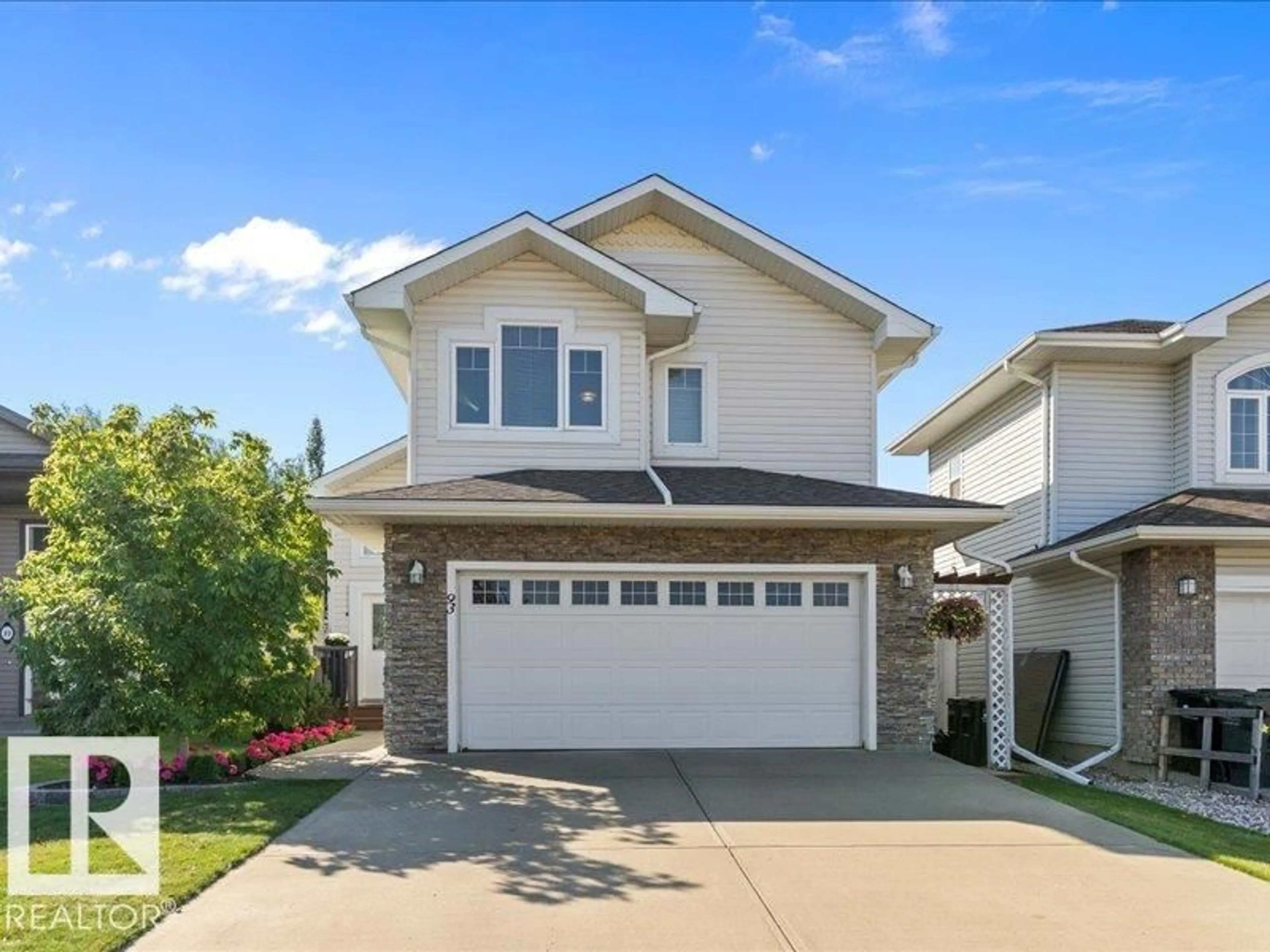 Home with vinyl exterior material, street for 93 CAVAN CR, Sherwood Park Alberta T8H2K7