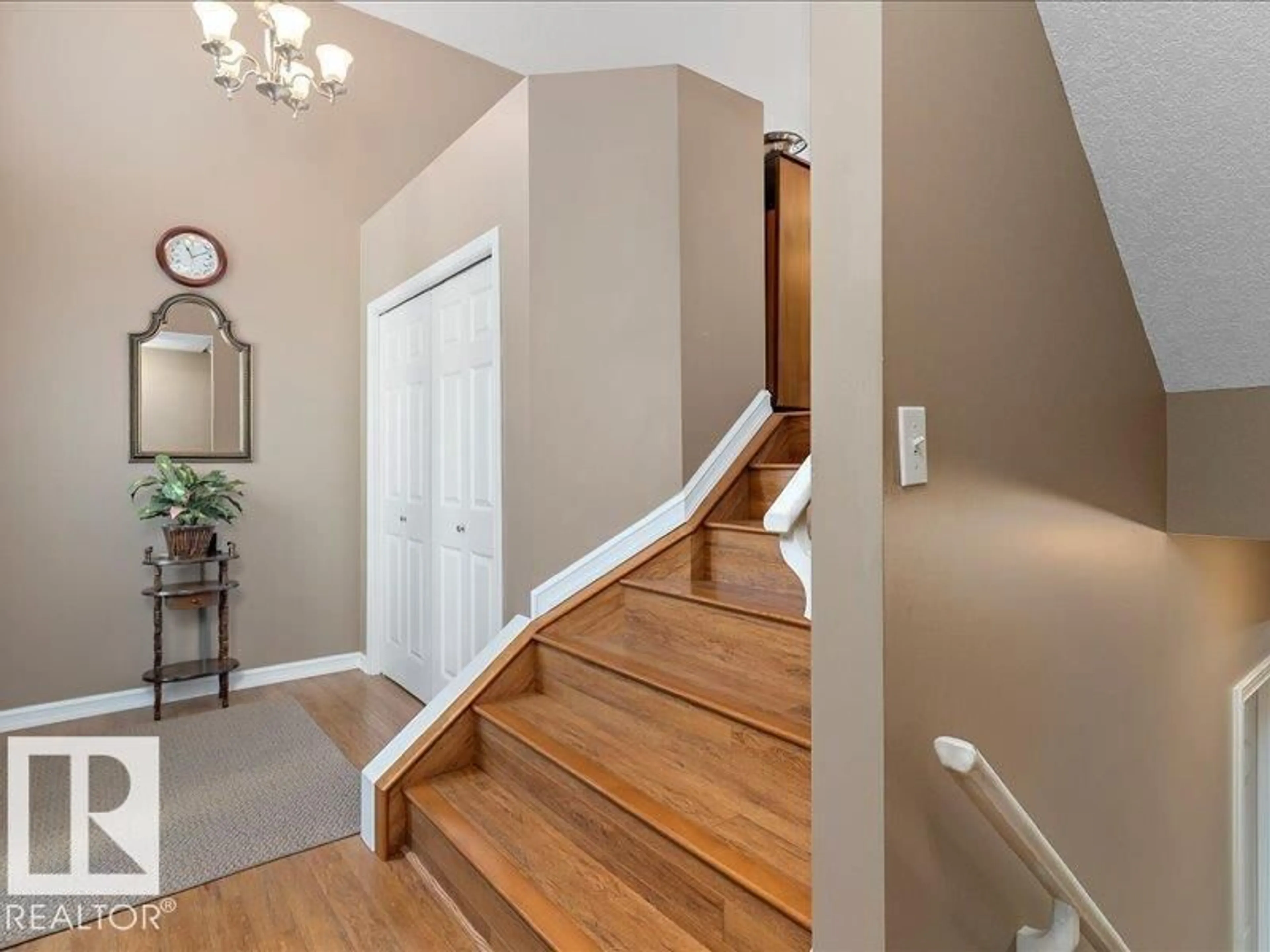 Indoor entryway for 93 CAVAN CR, Sherwood Park Alberta T8H2K7