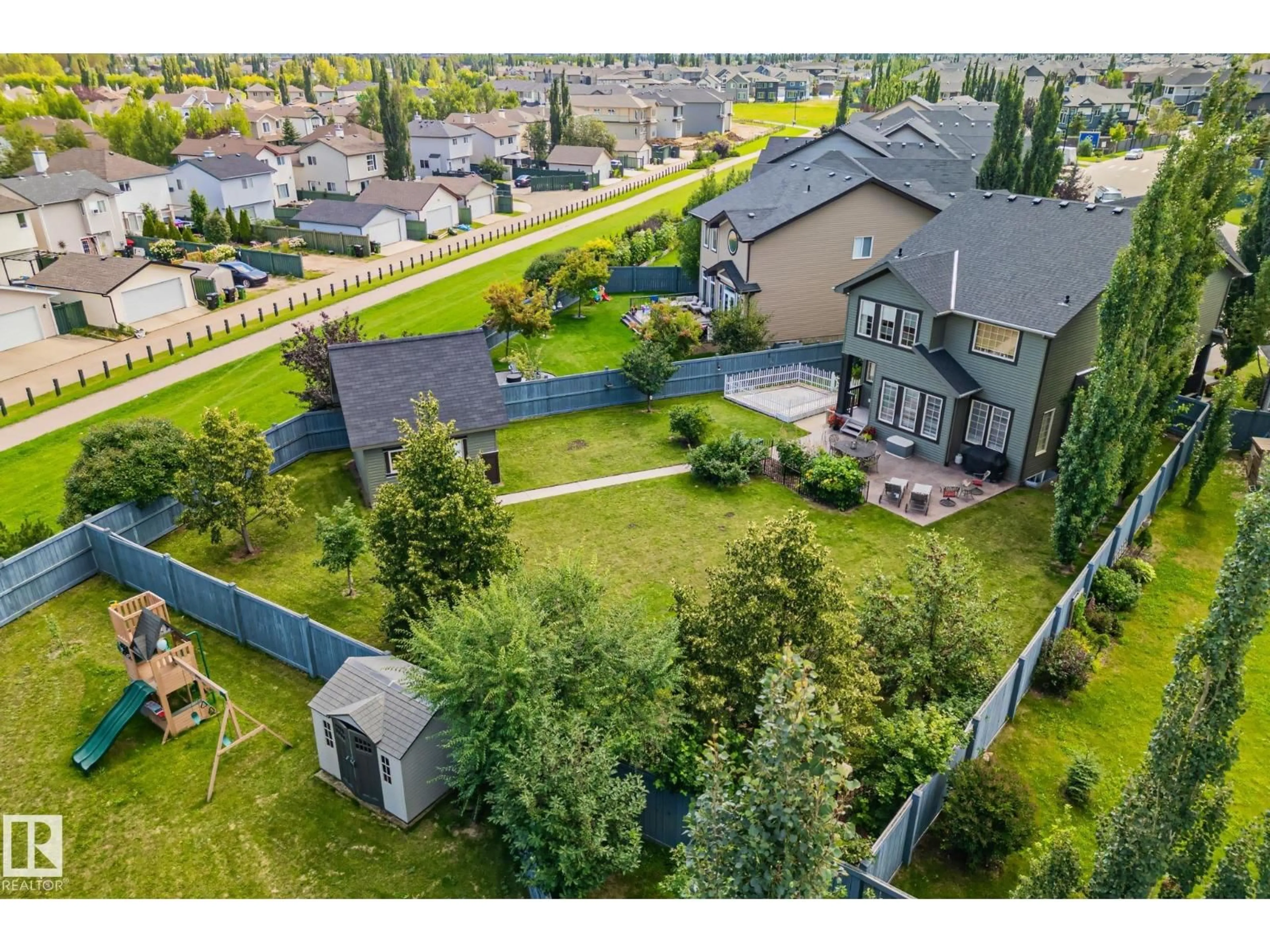 A pic from outside/outdoor area/front of a property/back of a property/a pic from drone, street for 3457 GOODRIDGE LINK, Edmonton Alberta T5T4G2