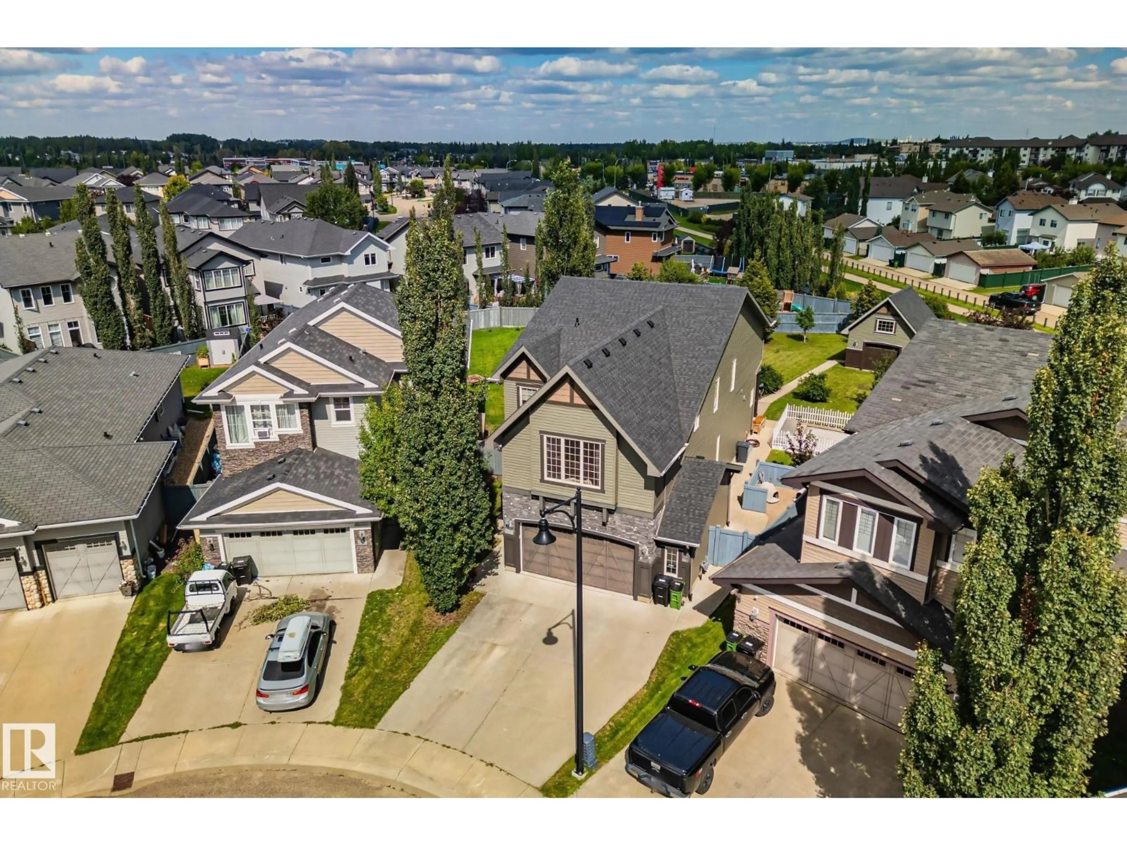 A pic from outside/outdoor area/front of a property/back of a property/a pic from drone, street for 3457 GOODRIDGE LINK, Edmonton Alberta T5T4G2
