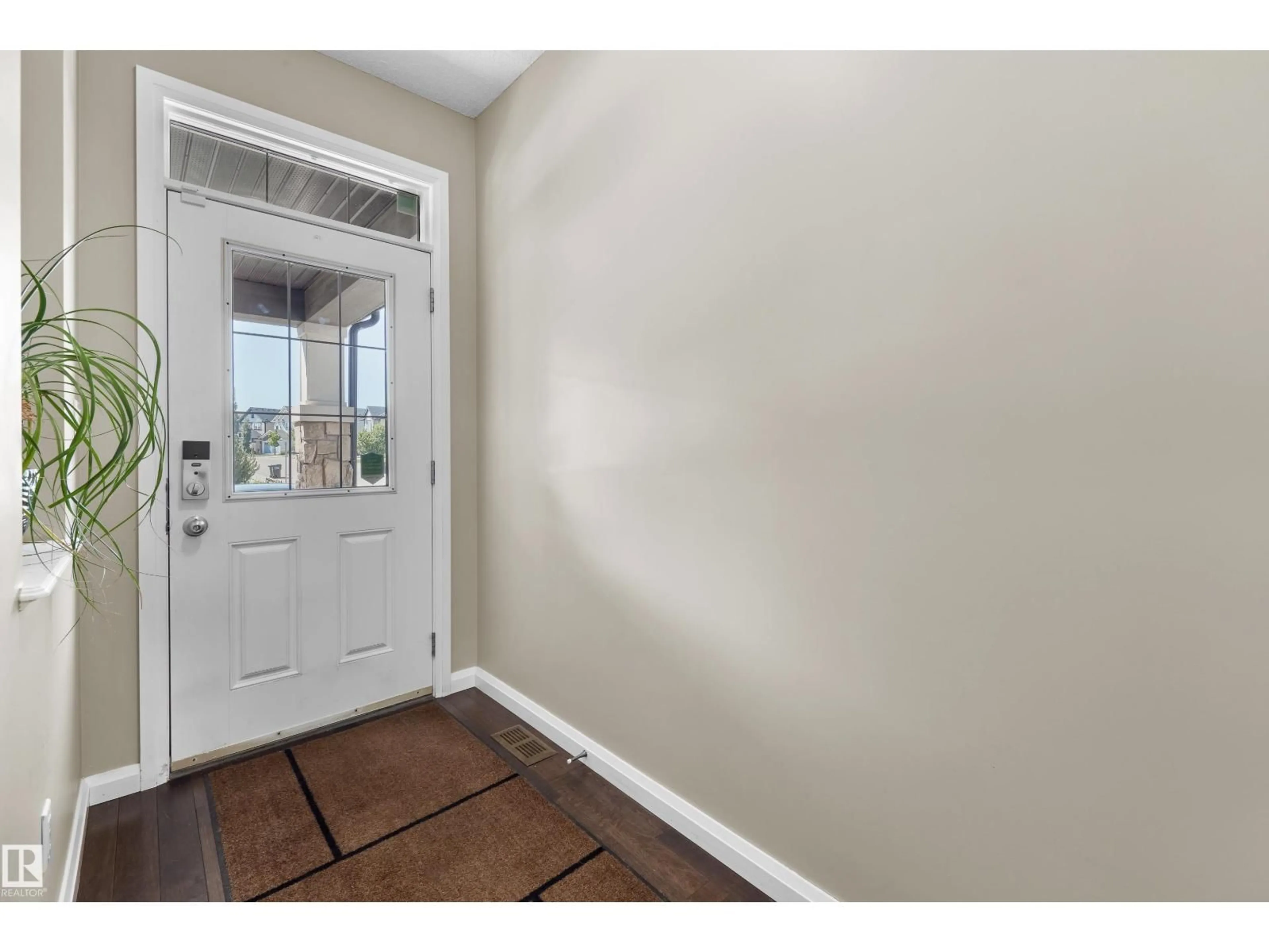 Indoor entryway for 571 ALLARD BV, Edmonton Alberta T6W0X4