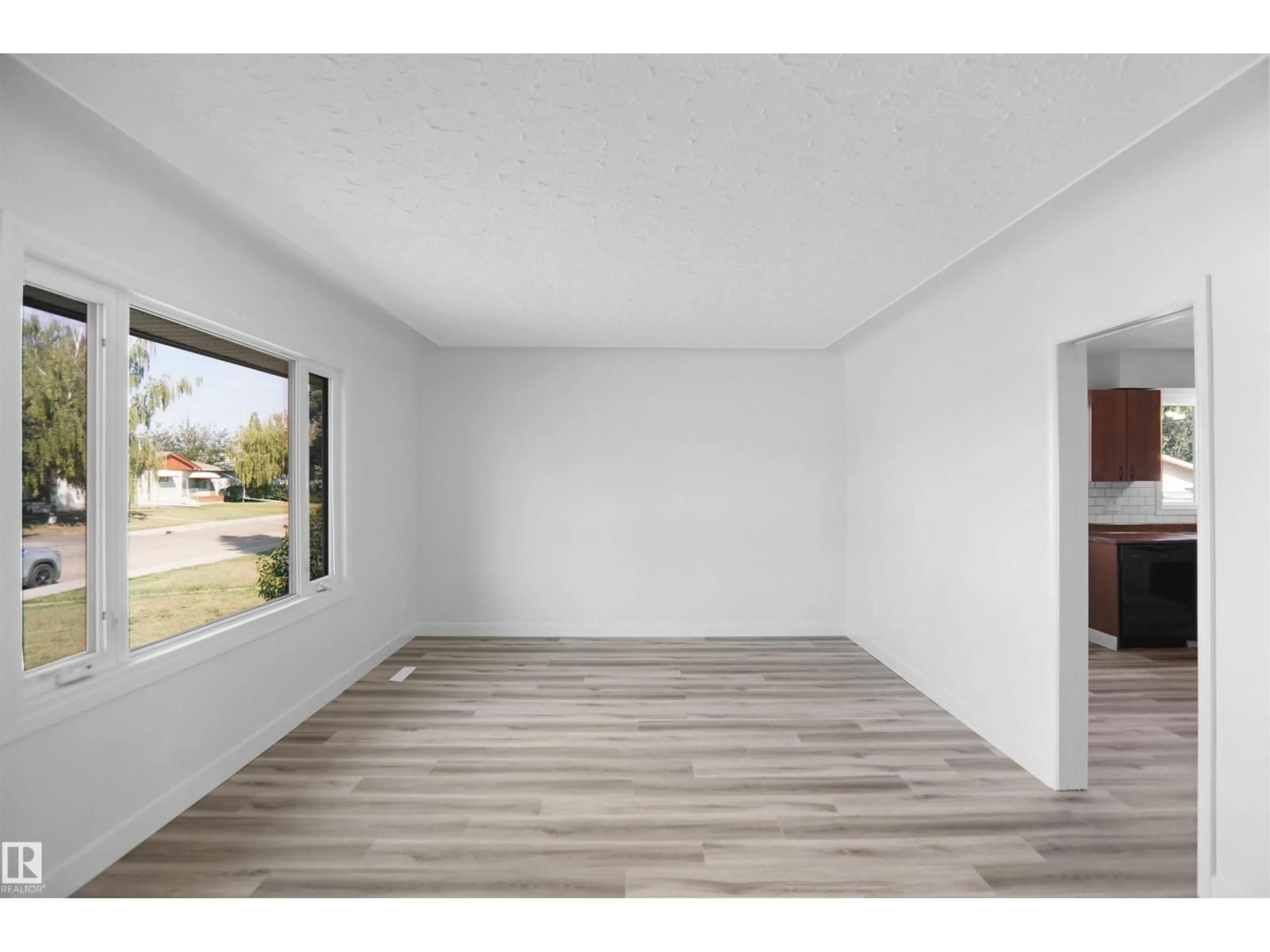 A pic of a room for 13423 103 ST, Edmonton Alberta T5E4M7