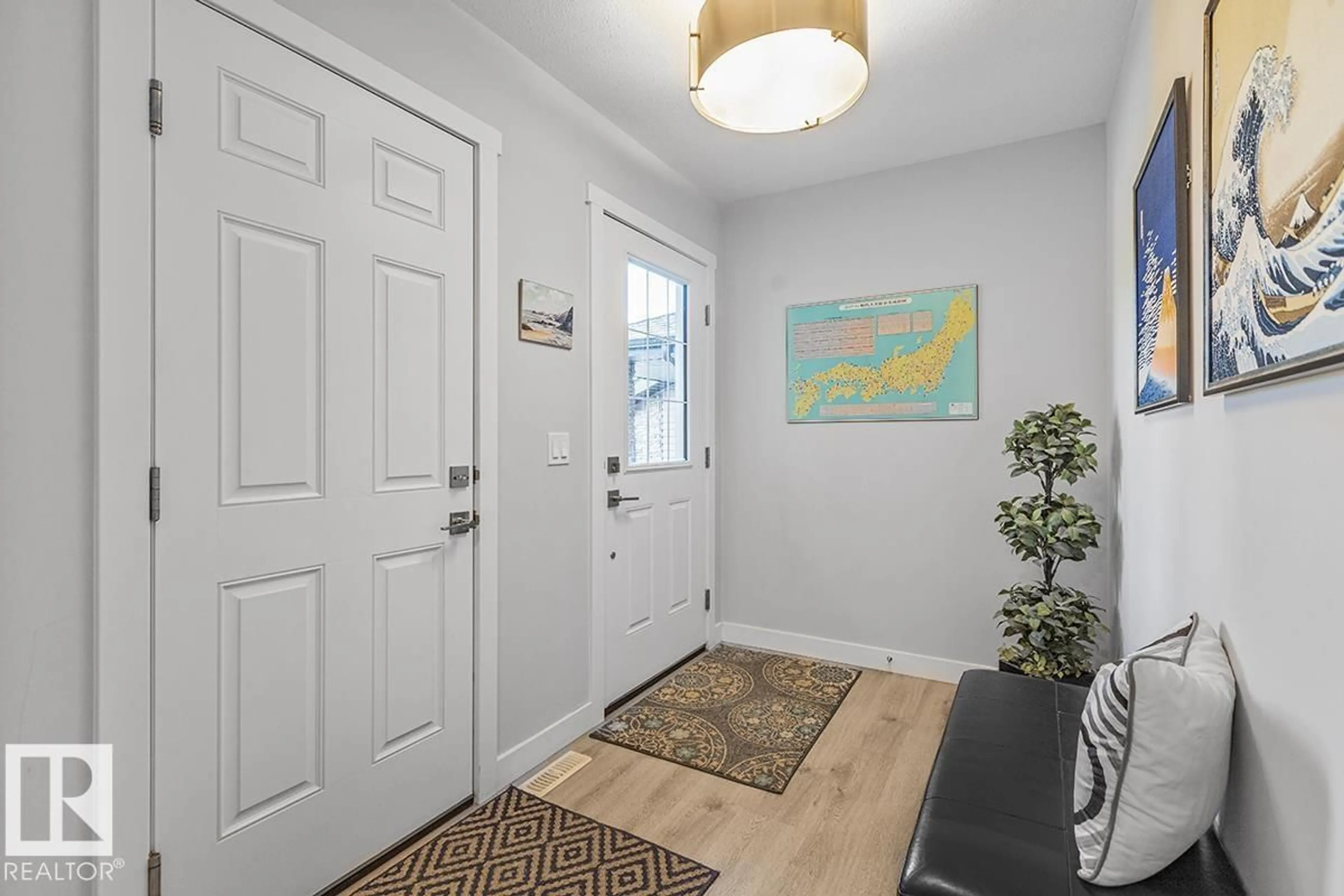 Indoor entryway for 26 PRAIRIE GA, Spruce Grove Alberta T7X0W8
