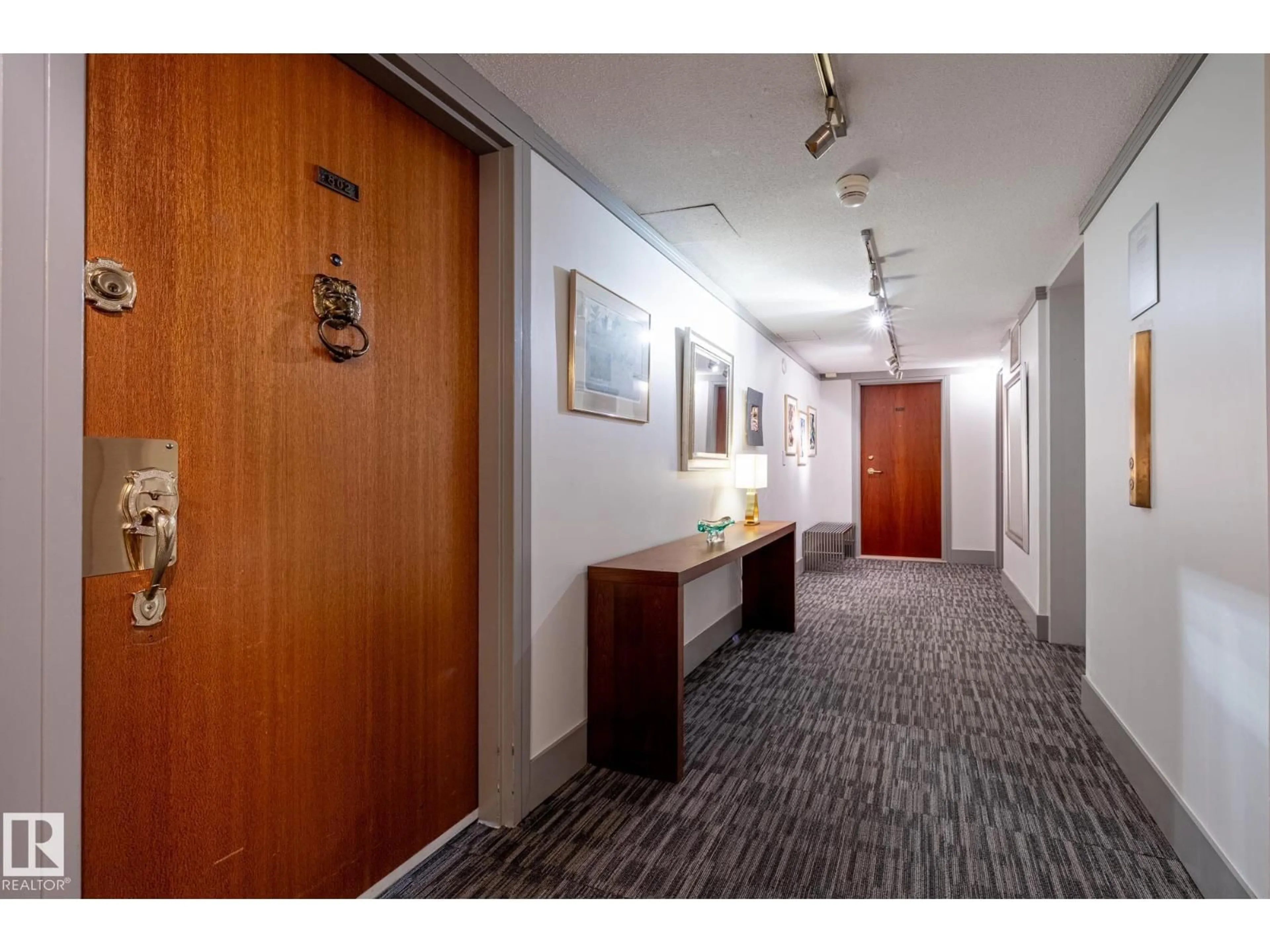 Indoor foyer for #802 - 11920 100 AV, Edmonton Alberta T5K0K5