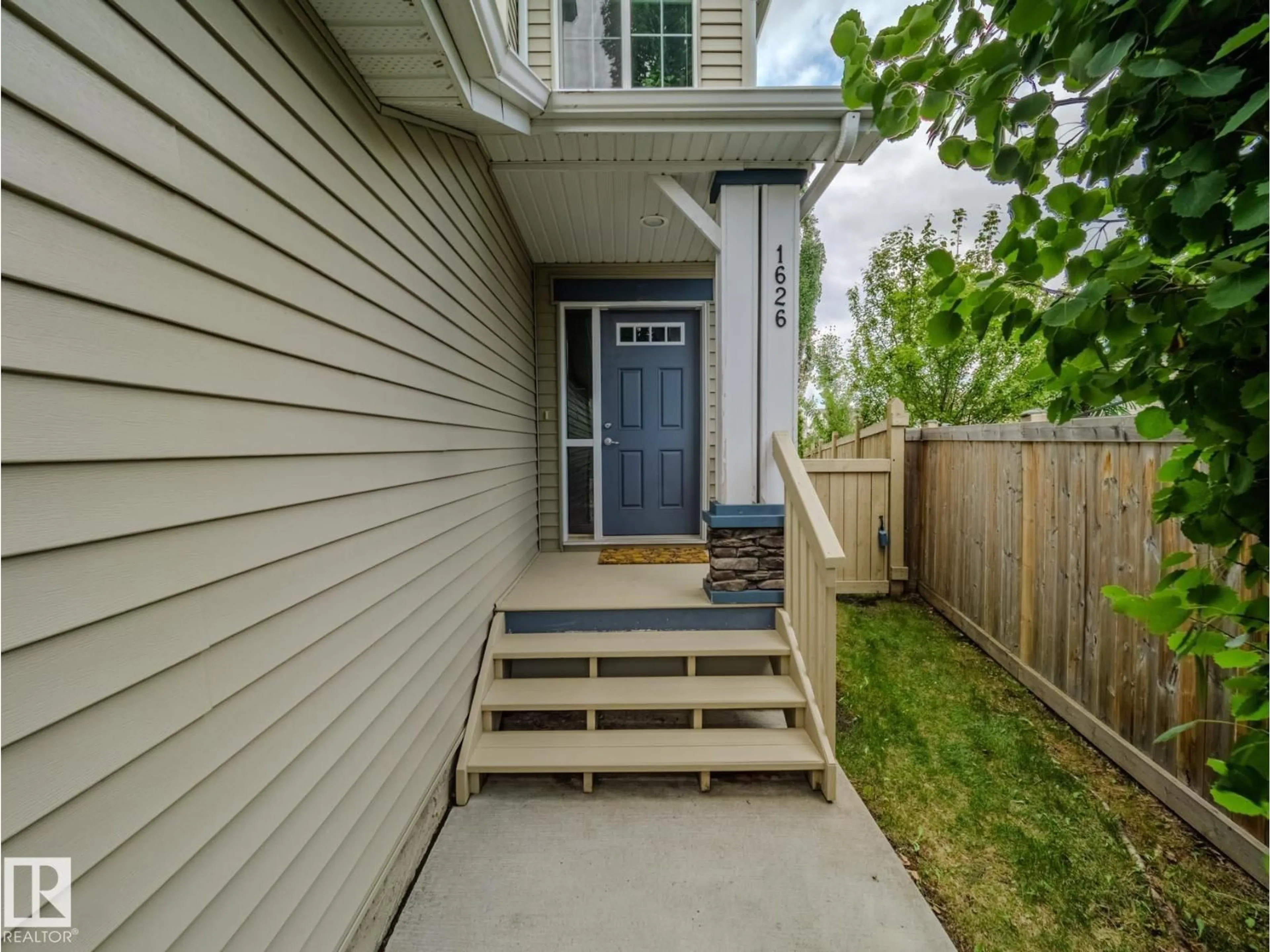 Unknown for SW - 1626 63A ST, Edmonton Alberta T6X0R8