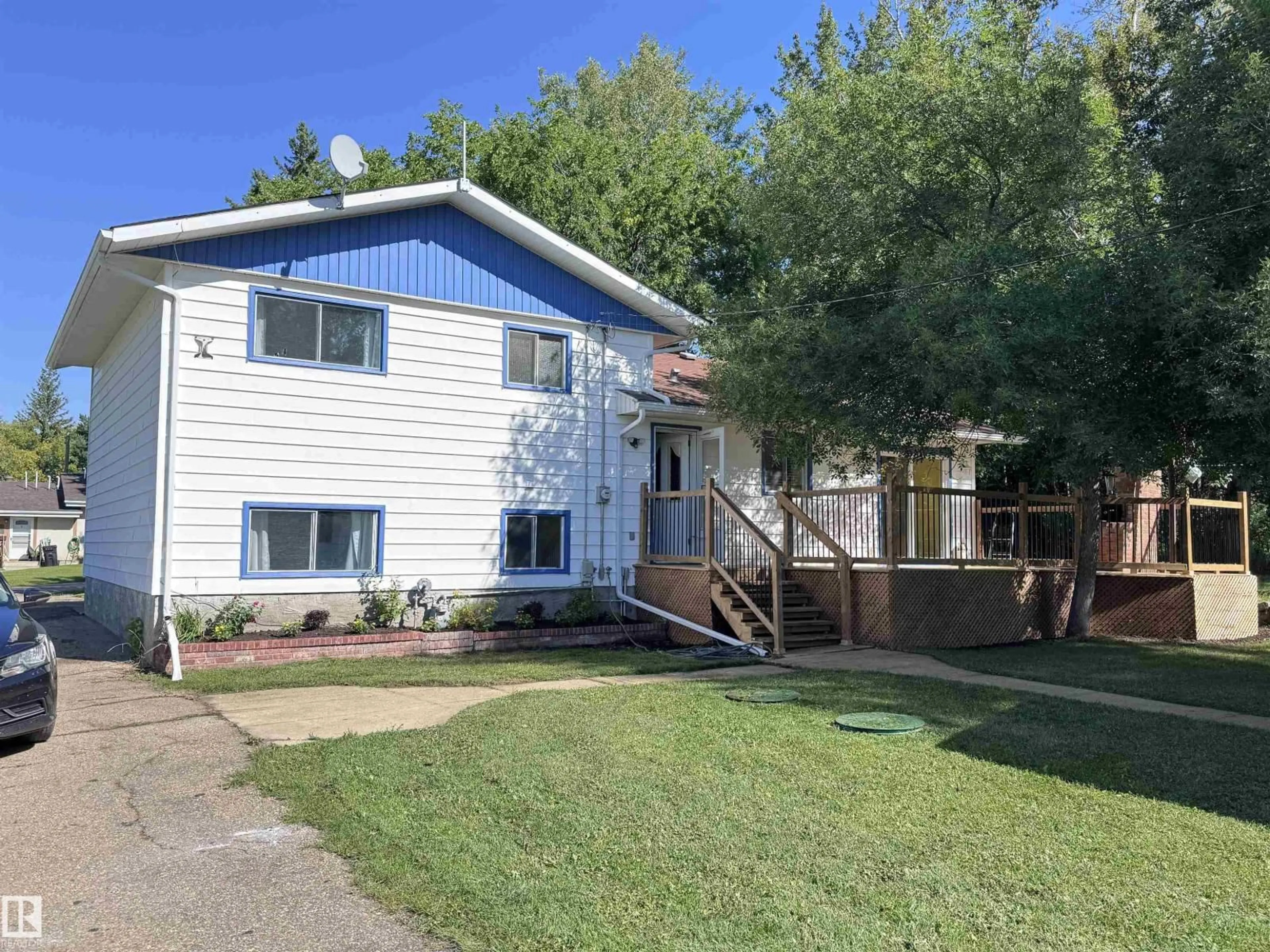 A pic from outside/outdoor area/front of a property/back of a property/a pic from drone, street for 5015 51 AV, Jarvie Alberta T0G1H0