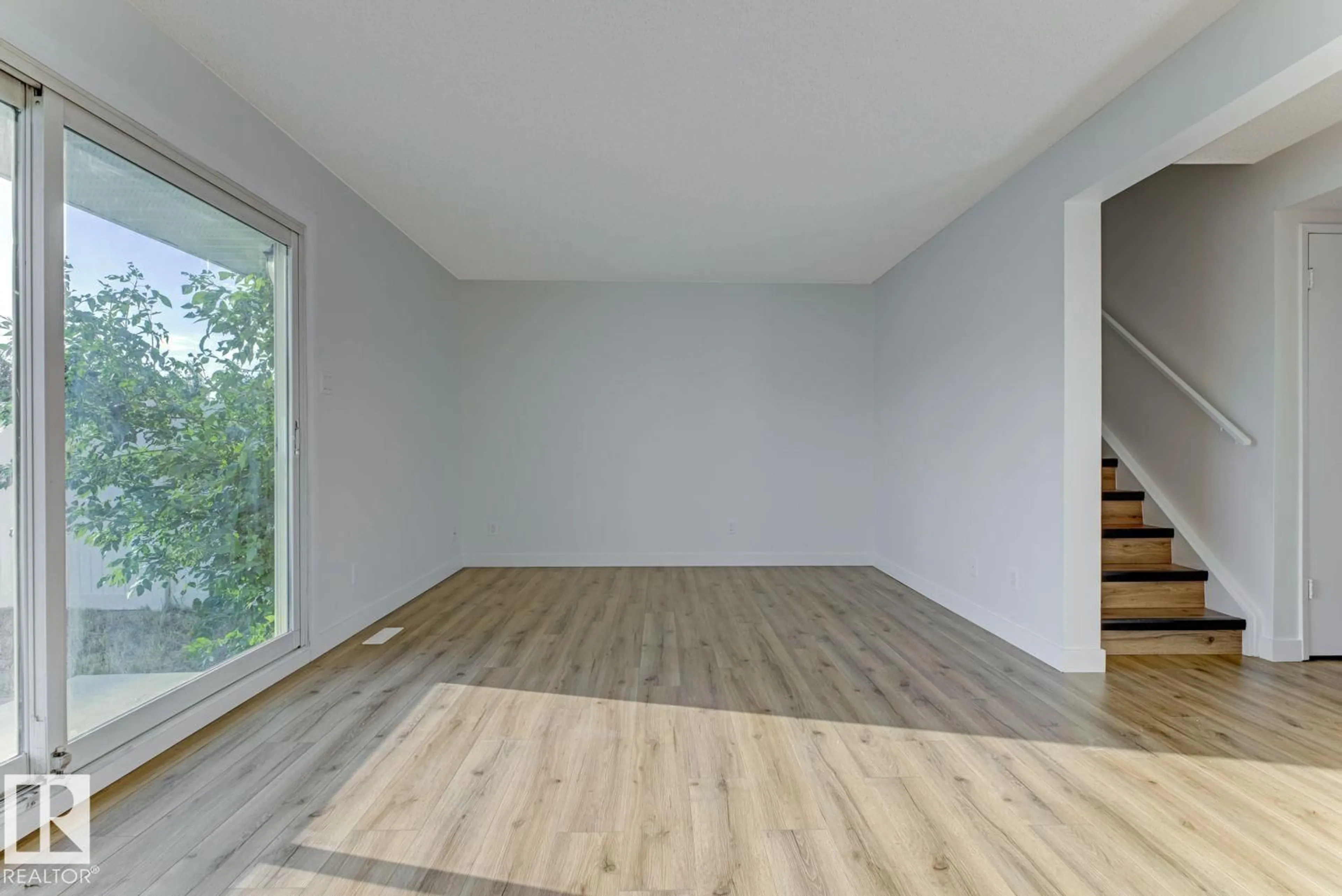 A pic of a room for 11514 139 AV, Edmonton Alberta T5X3L4