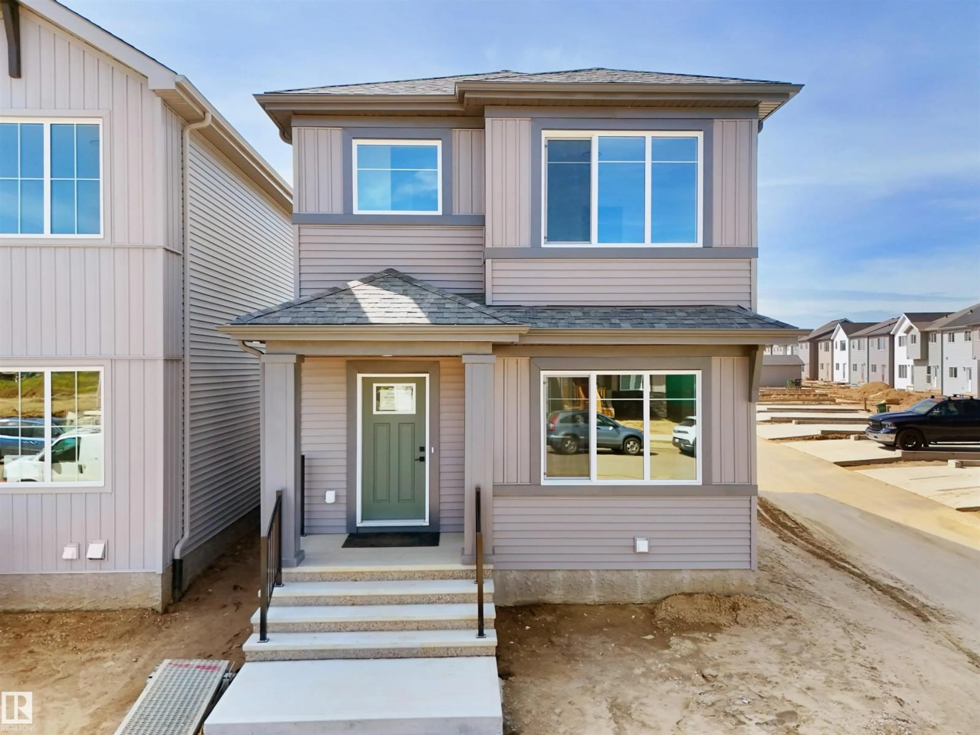 Home with vinyl exterior material, street for 22519 88 AVE, Edmonton Alberta T5T7H8