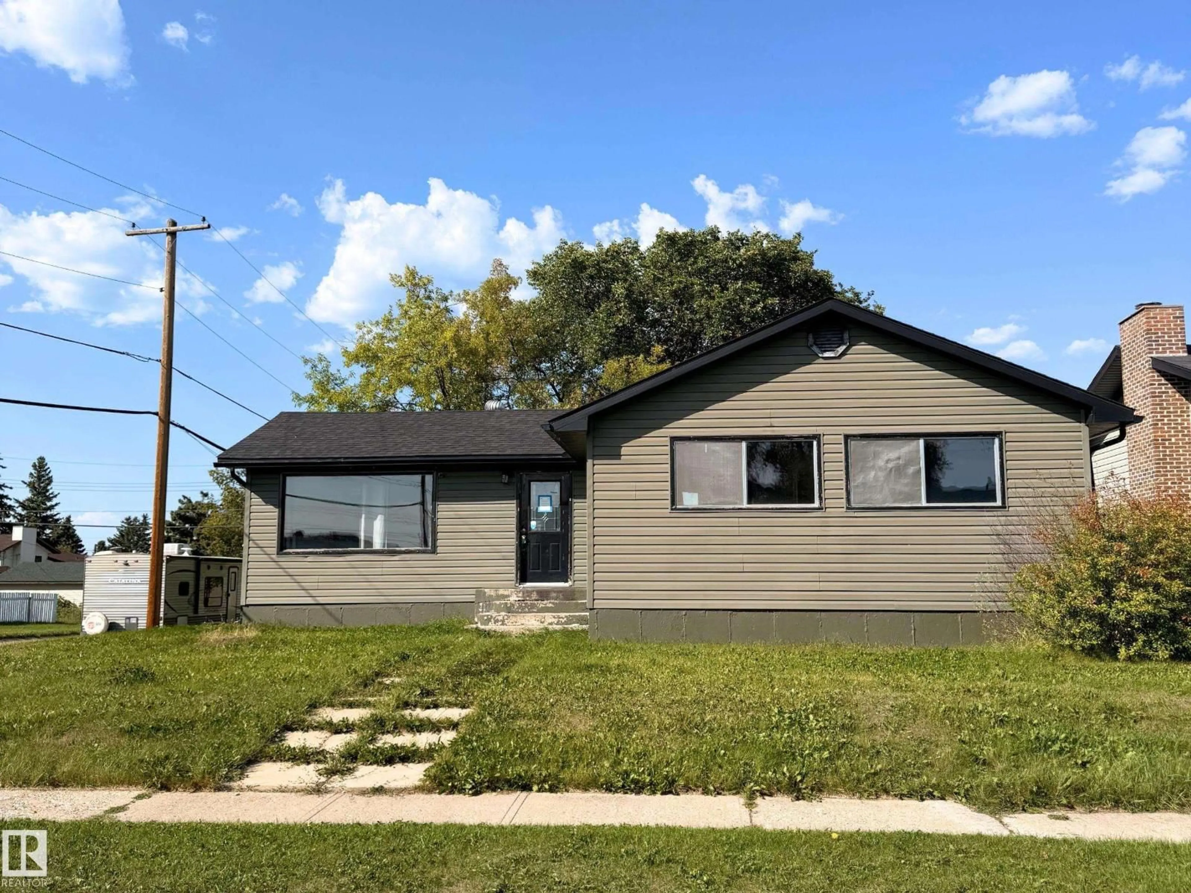 Home with vinyl exterior material, street for 5112 52 AV, Cold Lake Alberta T9M1W3