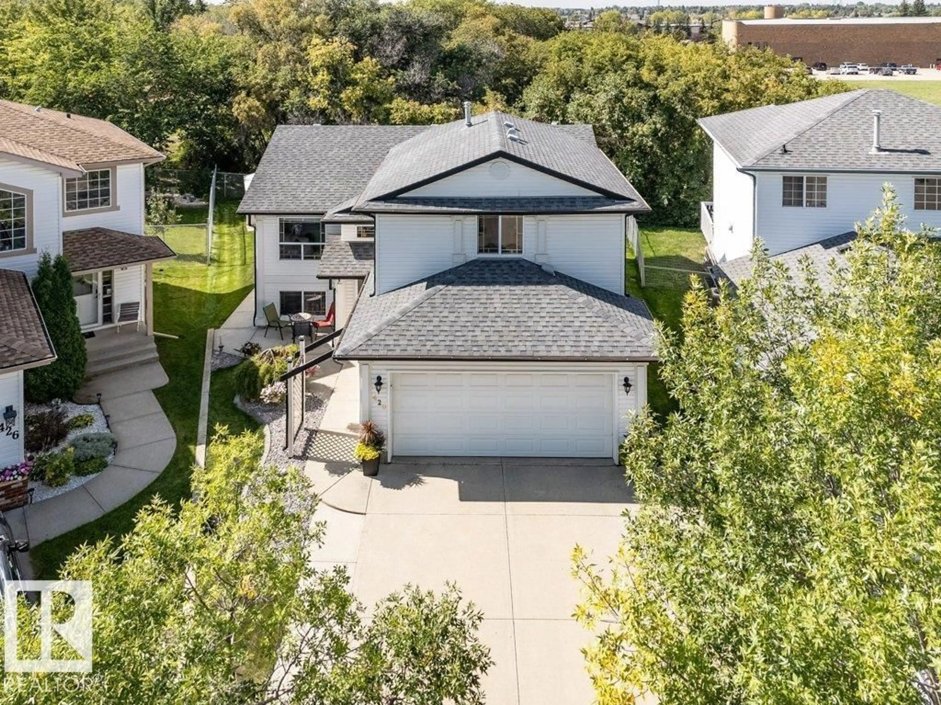 A pic from outside/outdoor area/front of a property/back of a property/a pic from drone, street for 428 RAINBOW CR, Sherwood Park Alberta T8A5W4