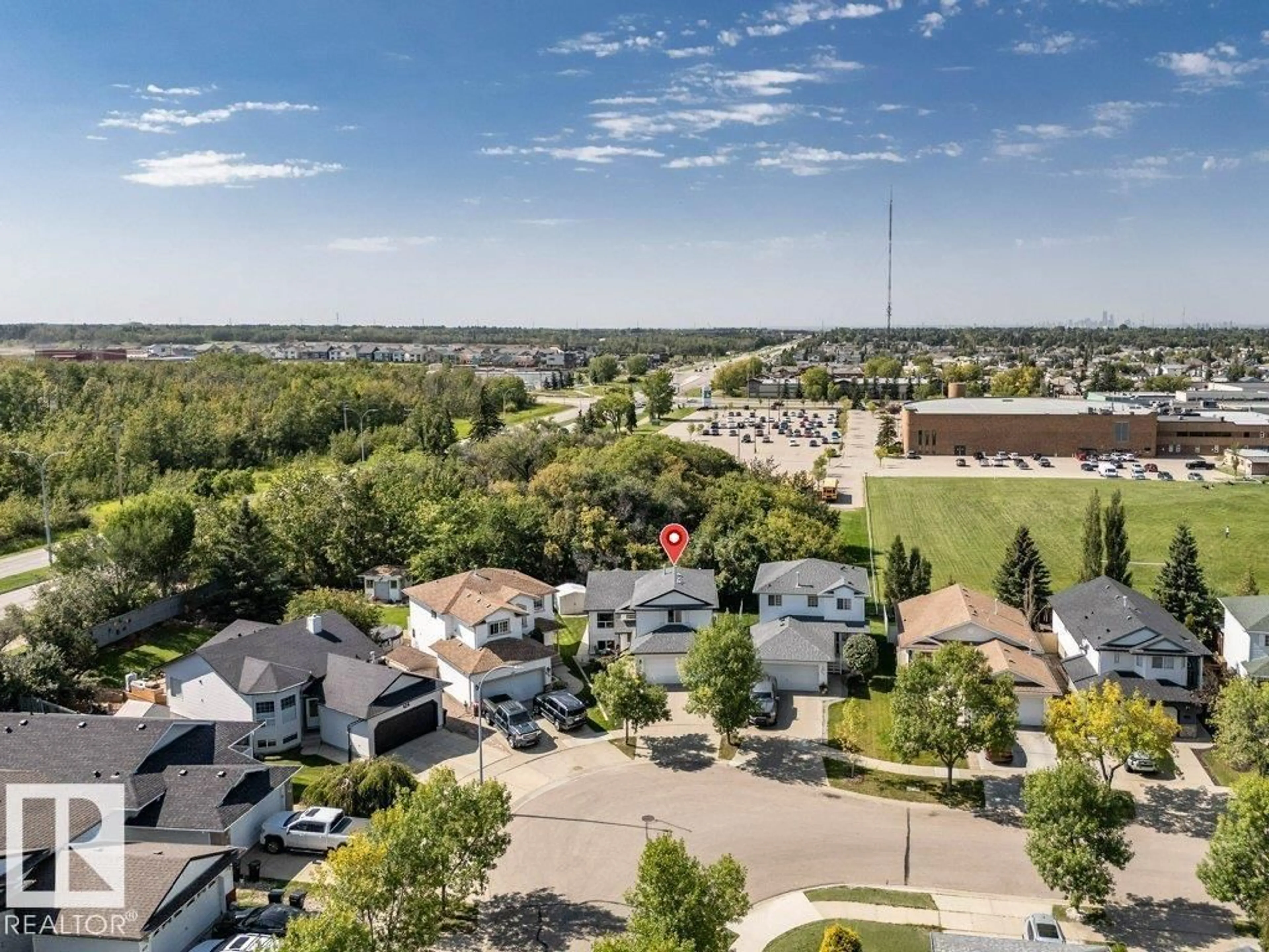 A pic from outside/outdoor area/front of a property/back of a property/a pic from drone, unknown for 428 RAINBOW CR, Sherwood Park Alberta T8A5W4