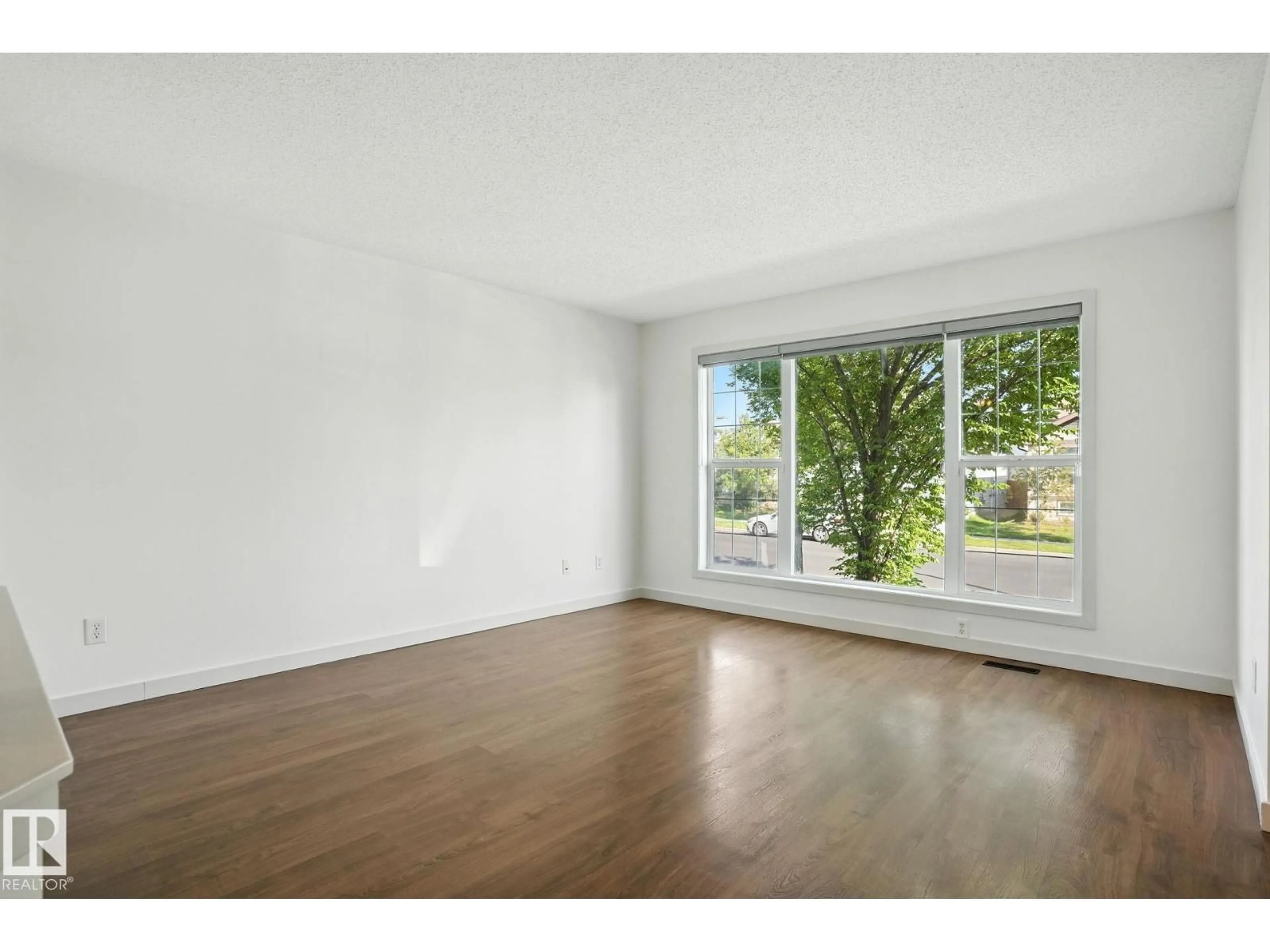 A pic of a room for 163 BRINTNELL BV, Edmonton Alberta T5Y3M2