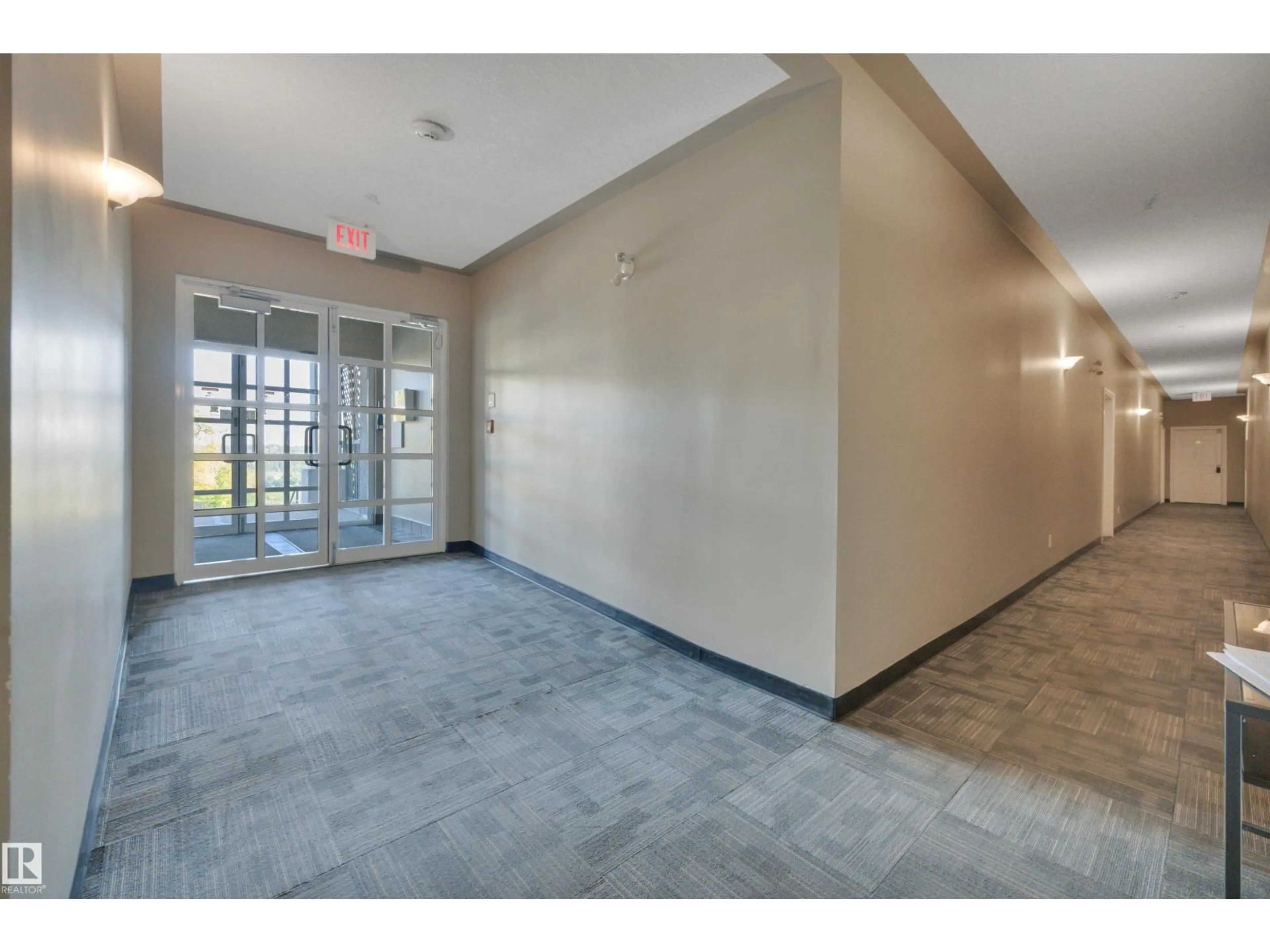 Indoor foyer for 408 - 10118 95 ST, Edmonton Alberta T5H4R6